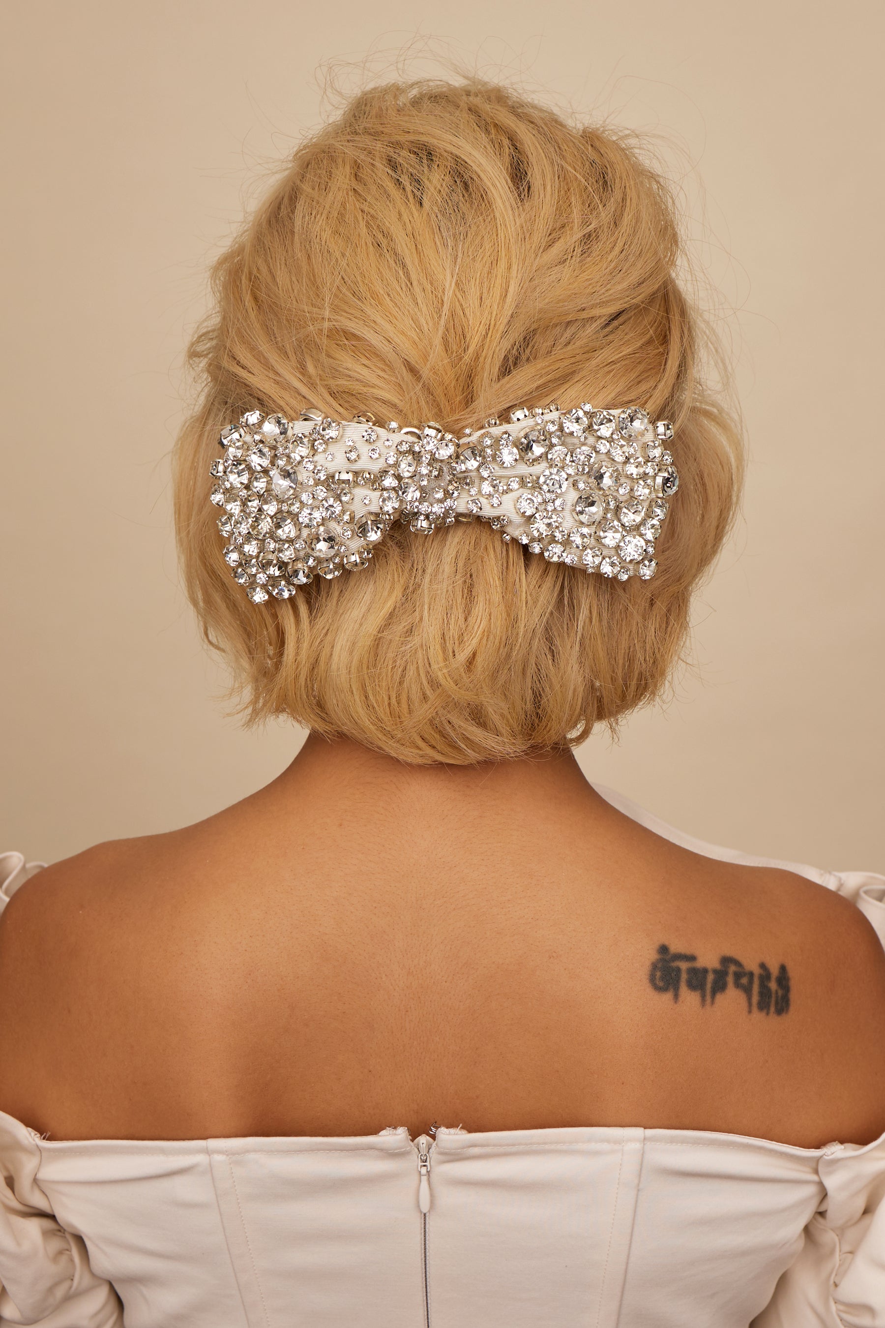 Hannah Crystal Bow Hair Clip - Elegant Rhinestone Hair Accessory for Women & Girls - Perfect for Weddings, Parties & Special Occasions
