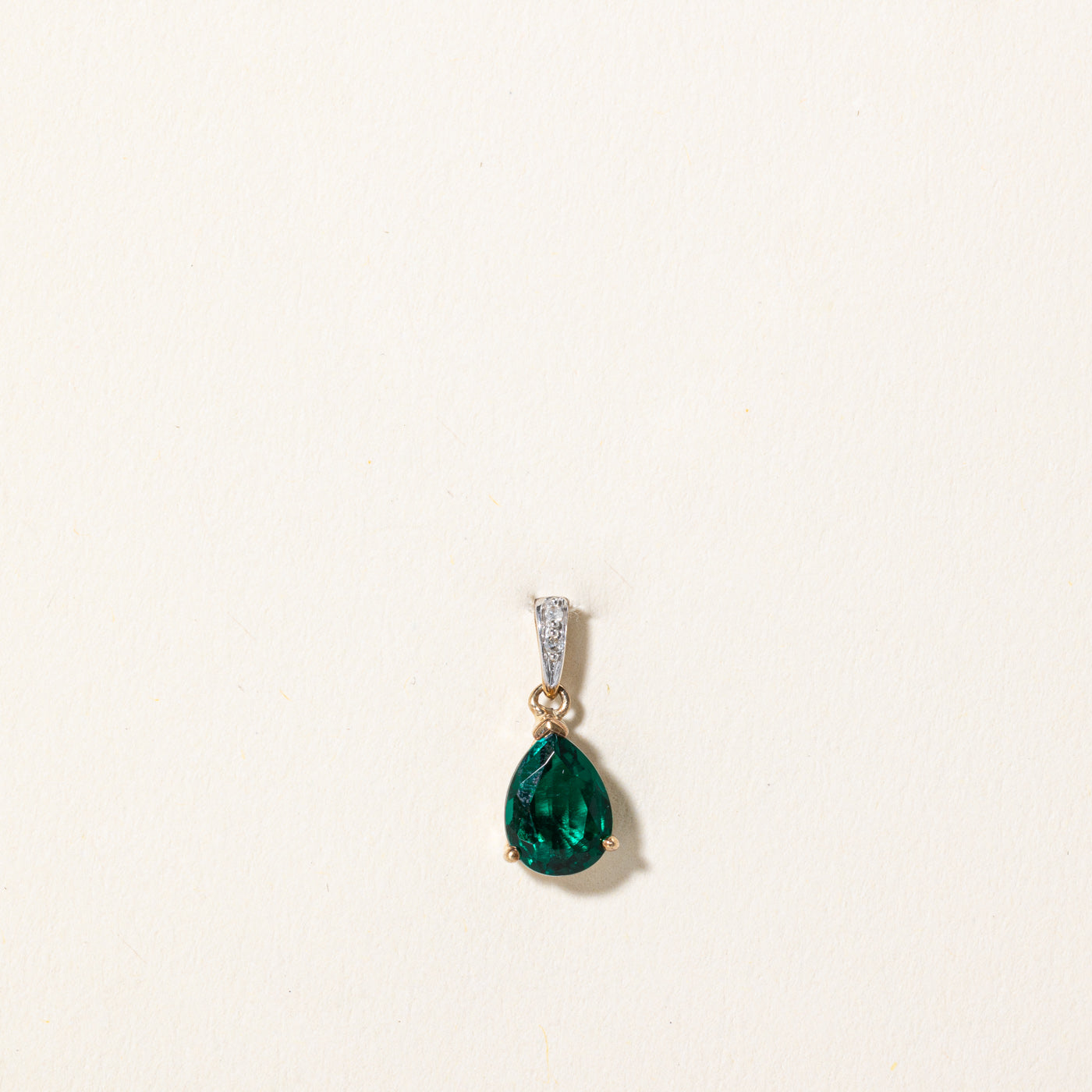 1.25ct Synthetic Emerald & 0.01ct Diamond Pendant Necklace - Elegant Green Gemstone Jewelry for Women, Perfect for Weddings, Anniversaries & Special Occasions