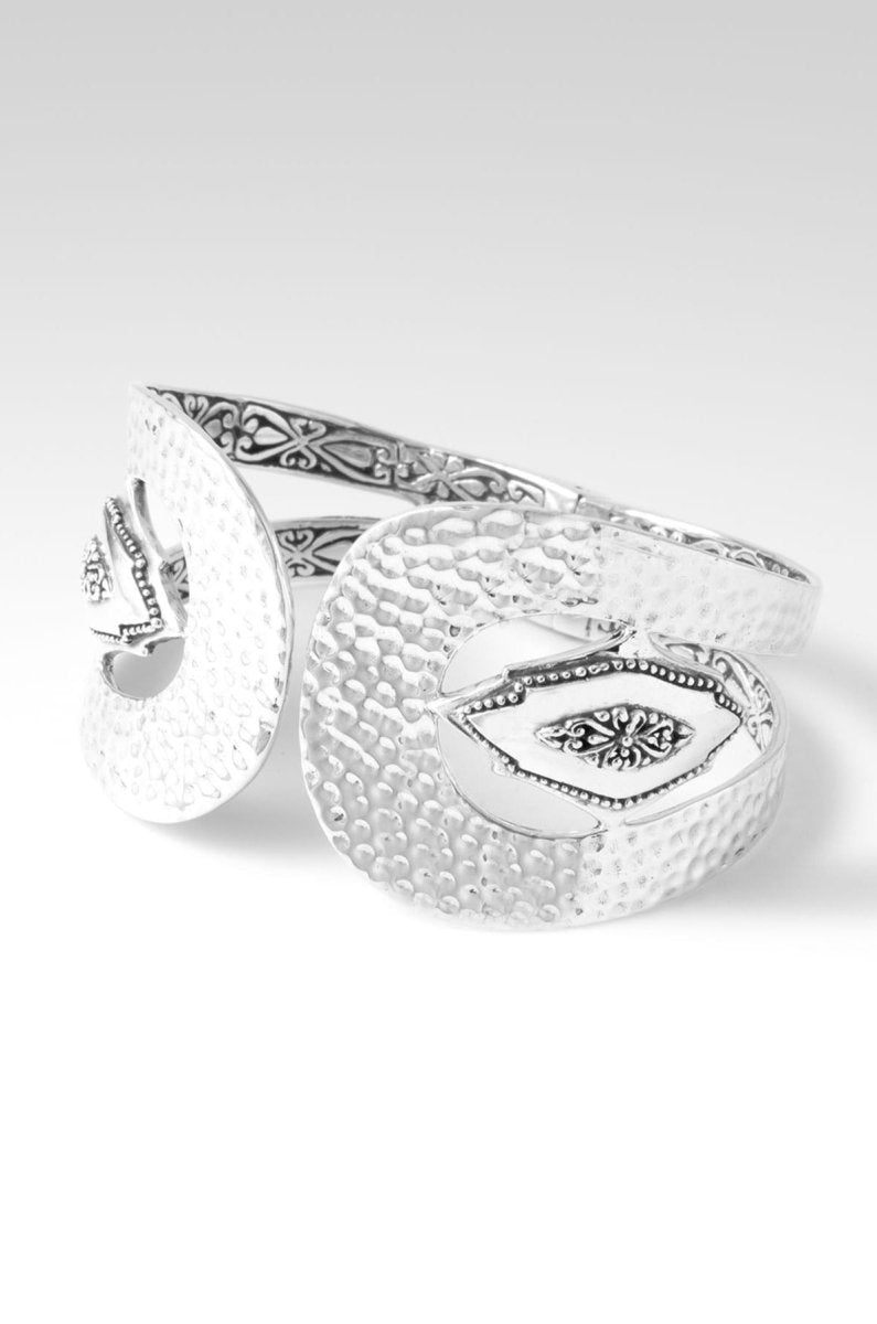 U R Valued Tip to Tip Bracelet™ - Inspirational Jewelry for Women | Motivational Gift for Friends, Sisters & Loved Ones | Perfect for Daily Wear, Special Occasions & Self-Care Moments