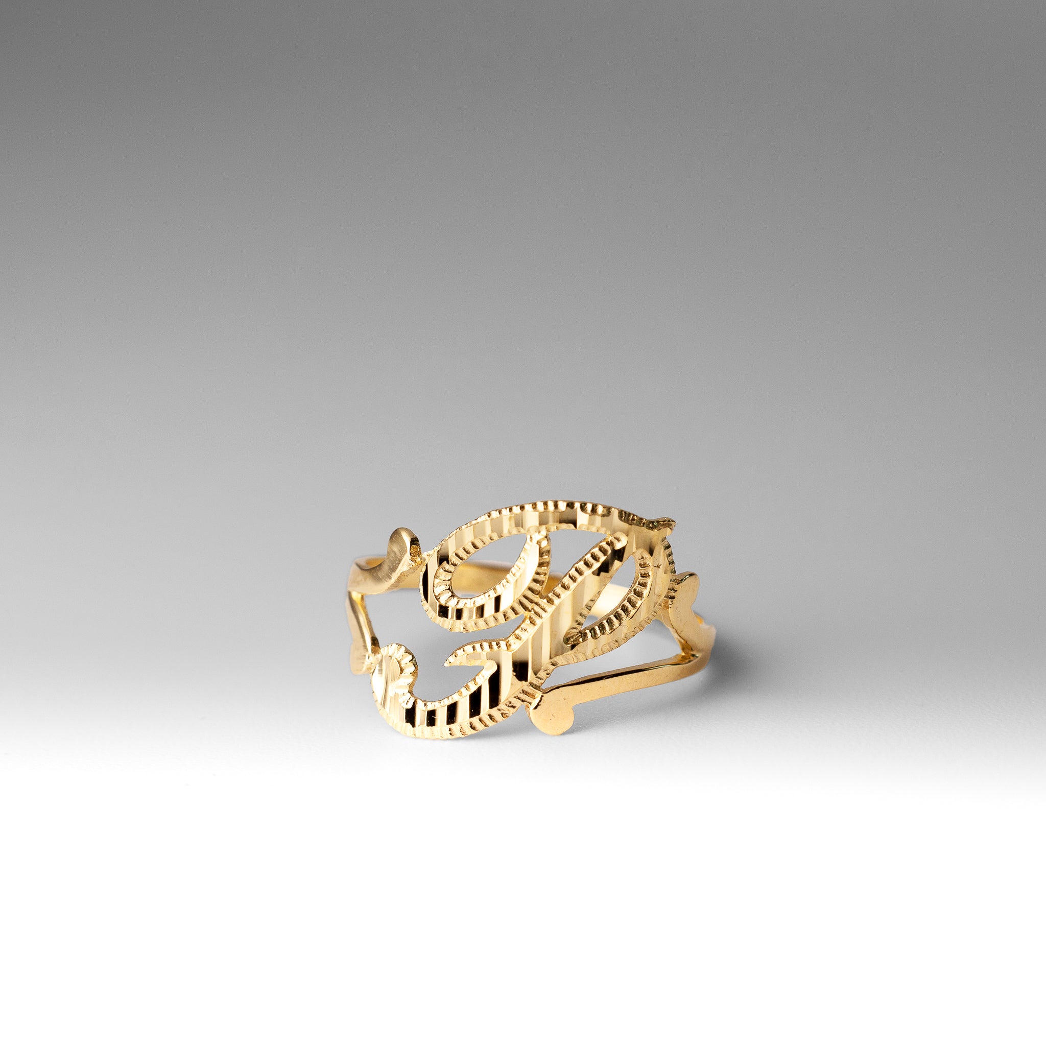 Elegant Gold Cursive Initial P Ring - Personalized Monogram Letter Ring for Women - Perfect for Gifts, Engagements & Everyday Wear