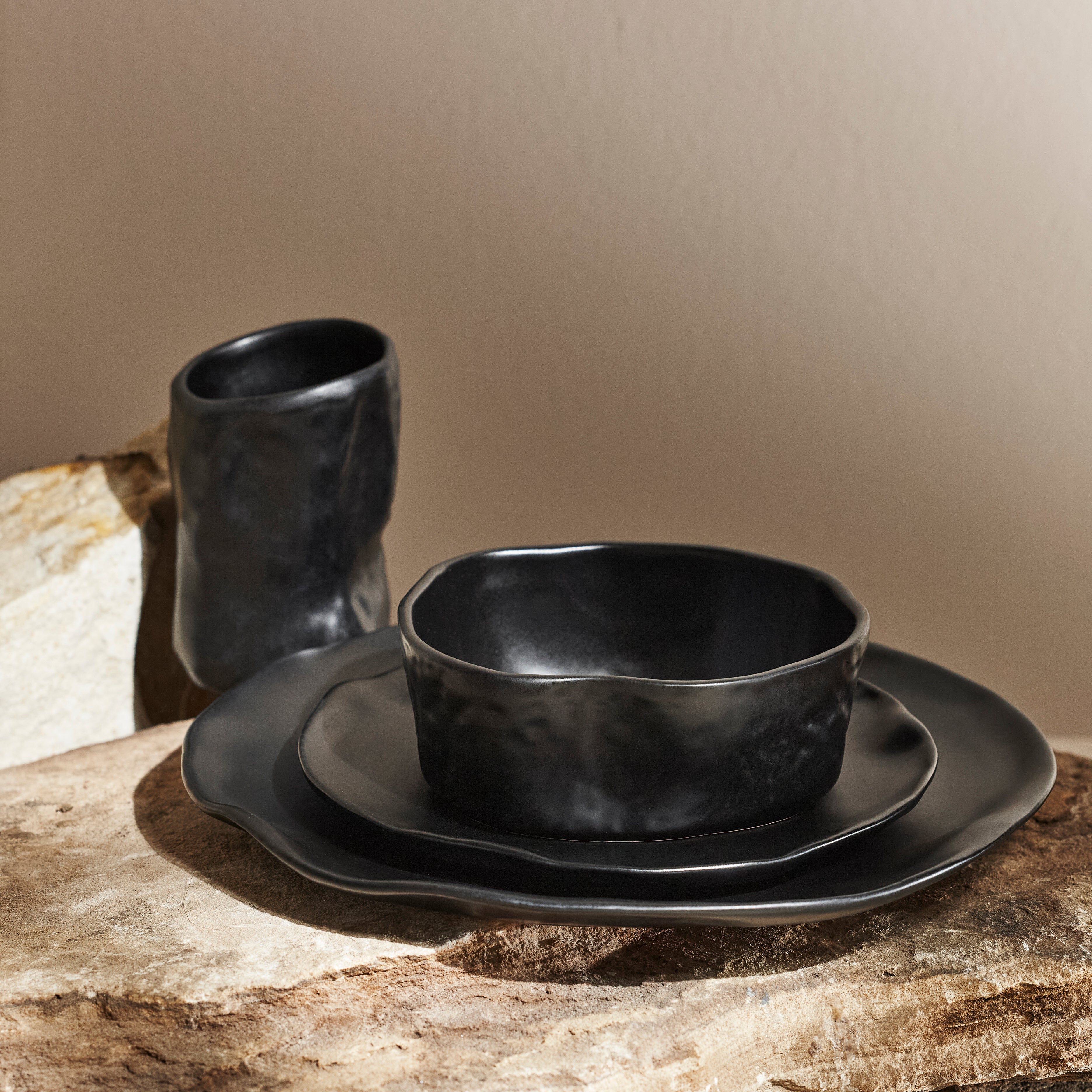 Premium Atik Stoneware Dinnerware Set - Elegant Black Porcelain Plates, Bowls & Mugs - Durable Ceramic Dinnerware for Everyday Use & Formal Dining