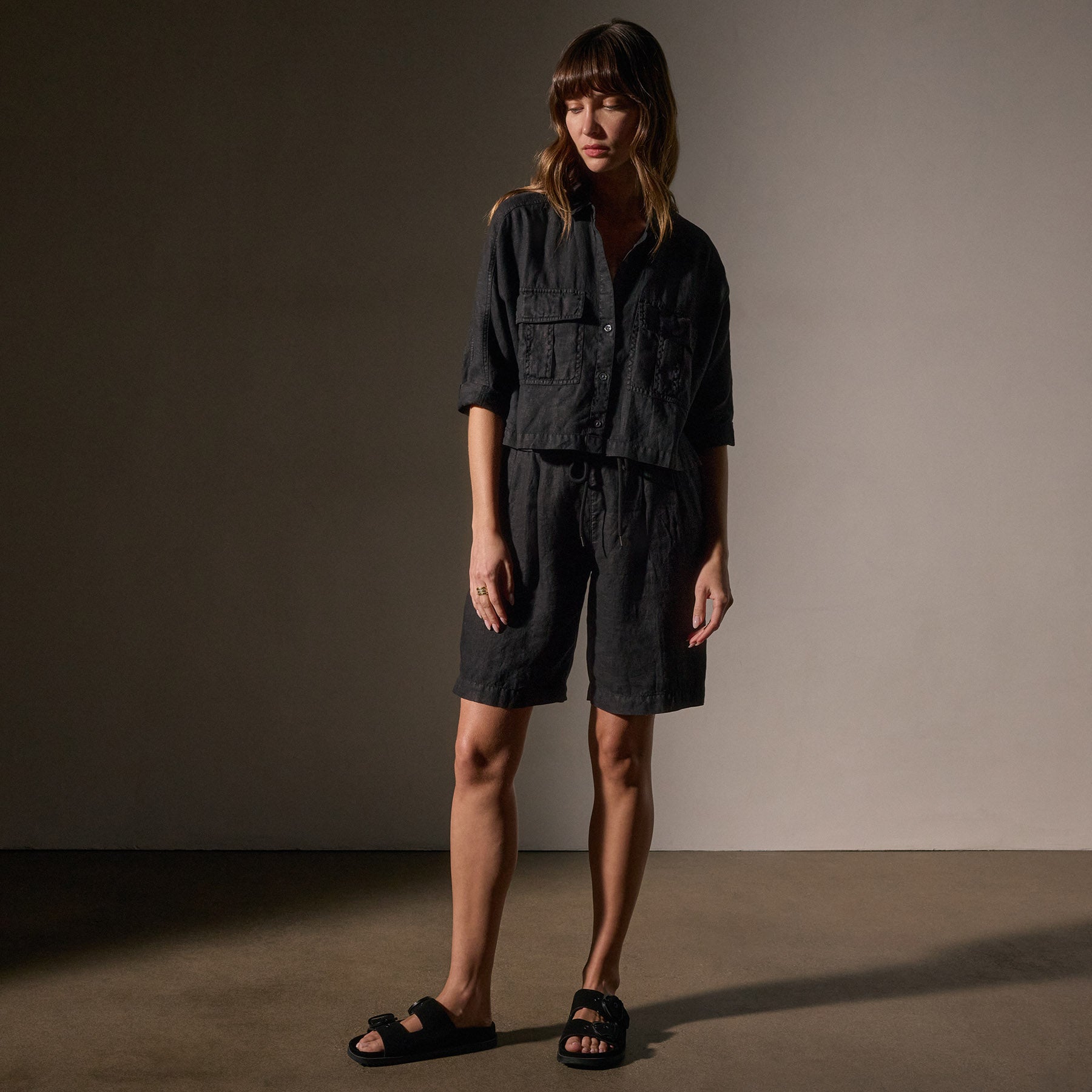 Cargo Pocket Cropped Shirt for Women - Stylish Black Utility Top for Outdoor & Casual Wear | Hiking, Travel & Everyday Fashion