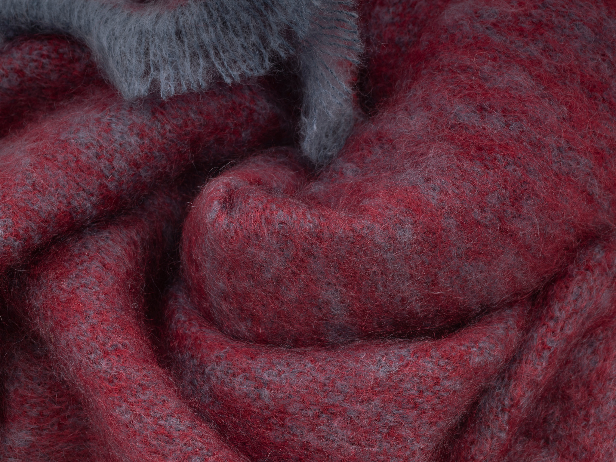 Luxury Mohair Throw Blanket for Wine Lovers - Soft & Warm Wool Blanket for Couches, Beds & Gifts - Perfect for Cozy Evenings by the Fireplace