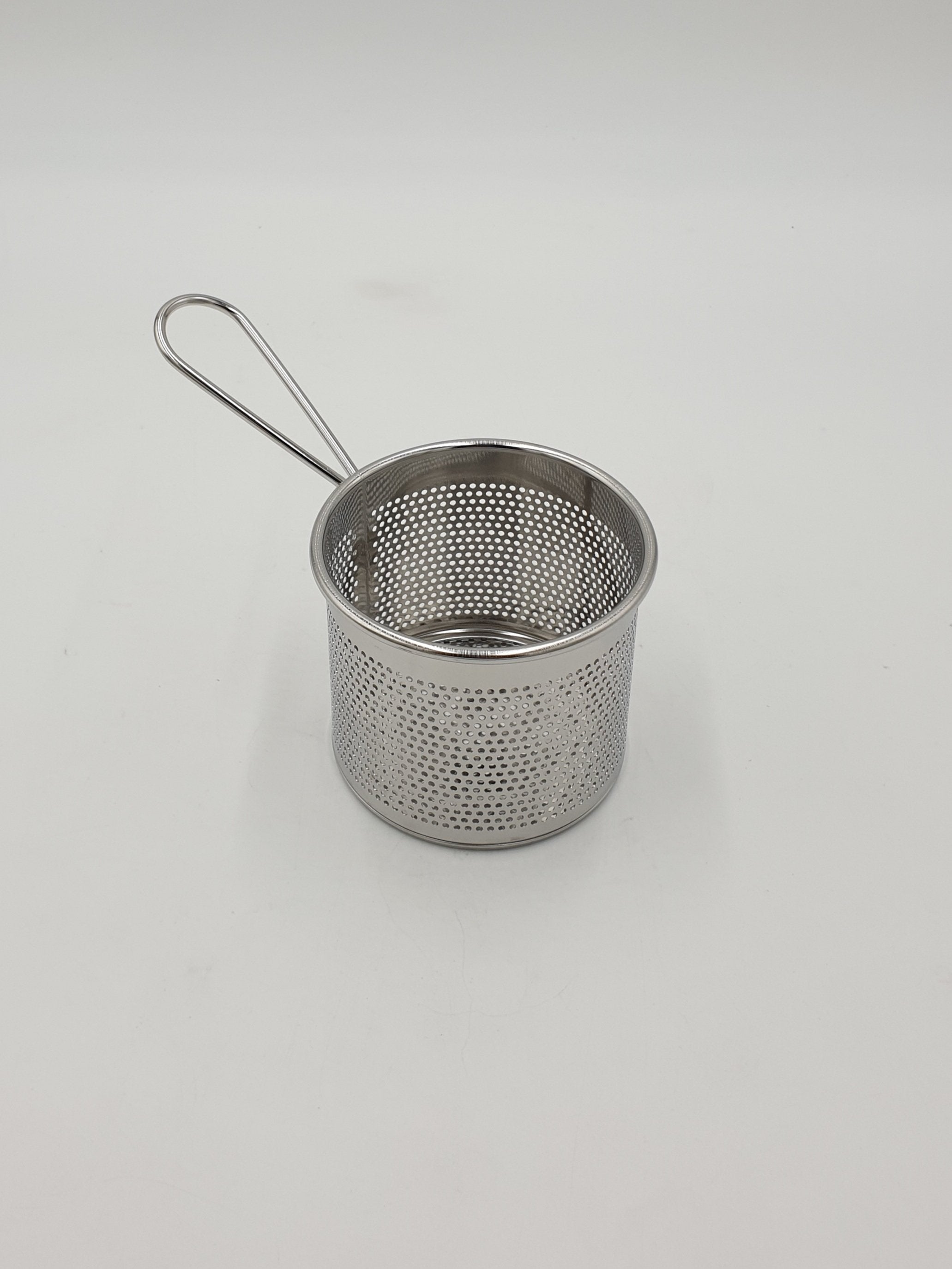 4x3.25 Inch Deep Strainer Basket - Heavy Duty Kitchen Sink Filter for Fruits, Vegetables & Pasta - Perfect for Washing, Draining & Food Prep in Restaurants & Home Kitchens