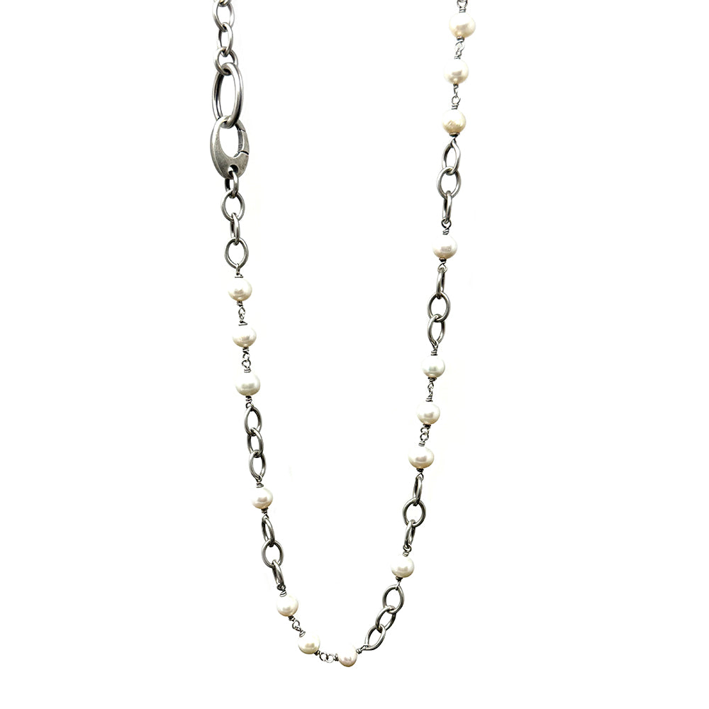 Elegant White Pearl Necklace for Women - Timeless Classic Jewelry Gift for Weddings, Parties & Special Occasions