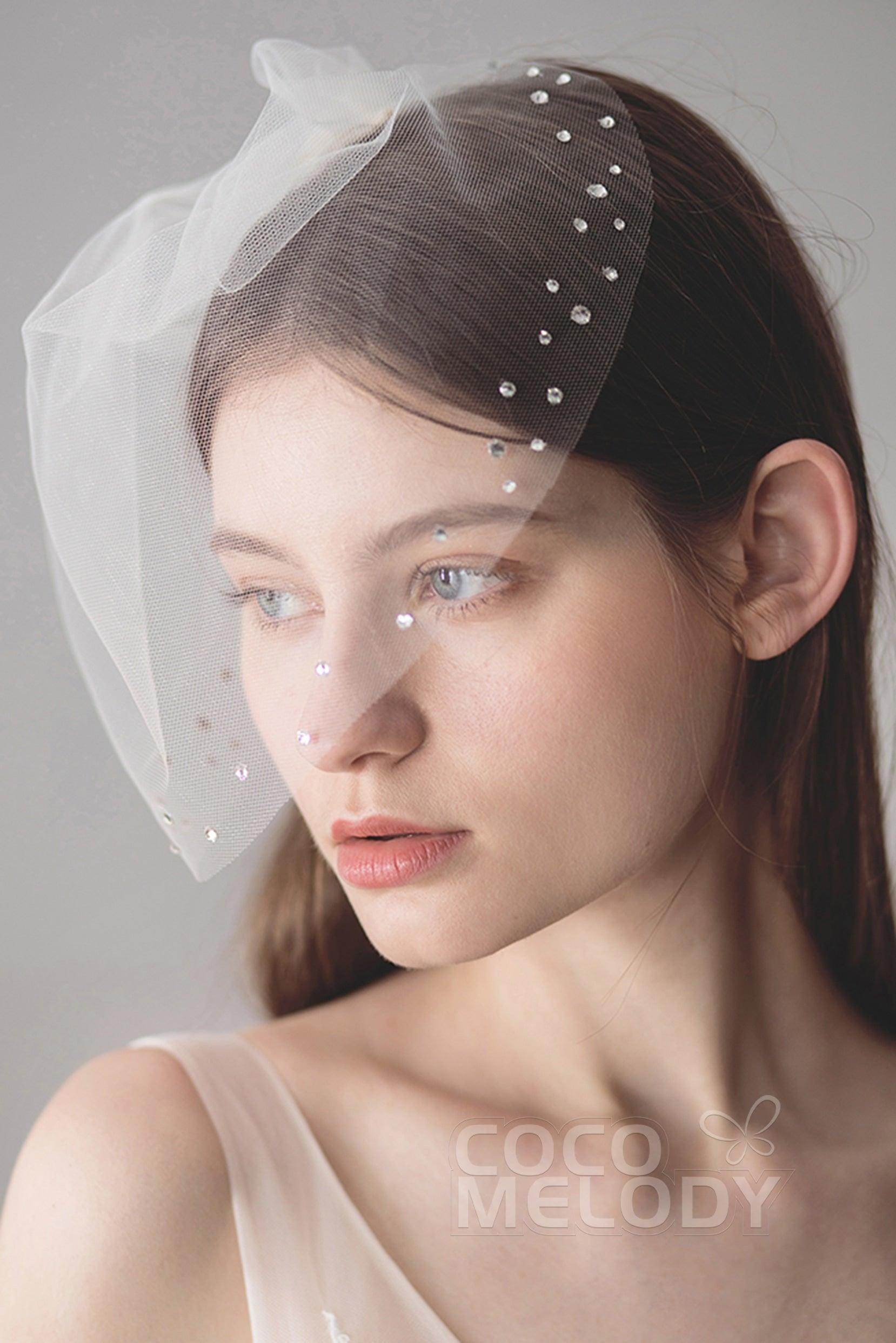 Elegant One-Tier Cut Edge Tulle Wedding Veil with Rhinestone Embellishments - Perfect for Bridal Accessories, Ceremonies & Special Occasions