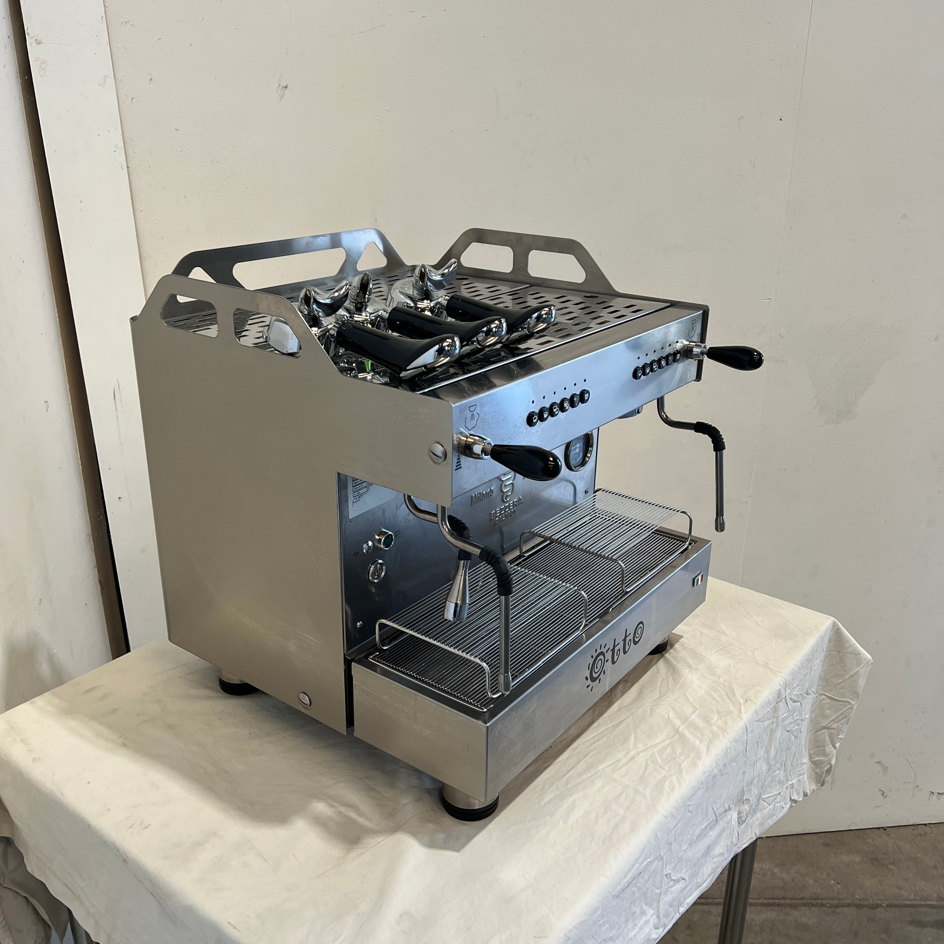 Bezzera OTTO Compact 2 Group Commercial Coffee Machine for Cafes & Restaurants - Professional Espresso Maker with Fast Heating