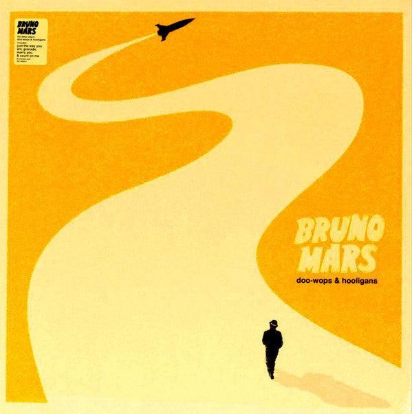 Bruno Mars - Doo Wops & Hooligans (Limited Edition Transparent Orange Vinyl LP) | Pop, R&B Music Album | Perfect for Collectors & Vinyl Enthusiasts | Great Gift for Music Lovers & Home Decor