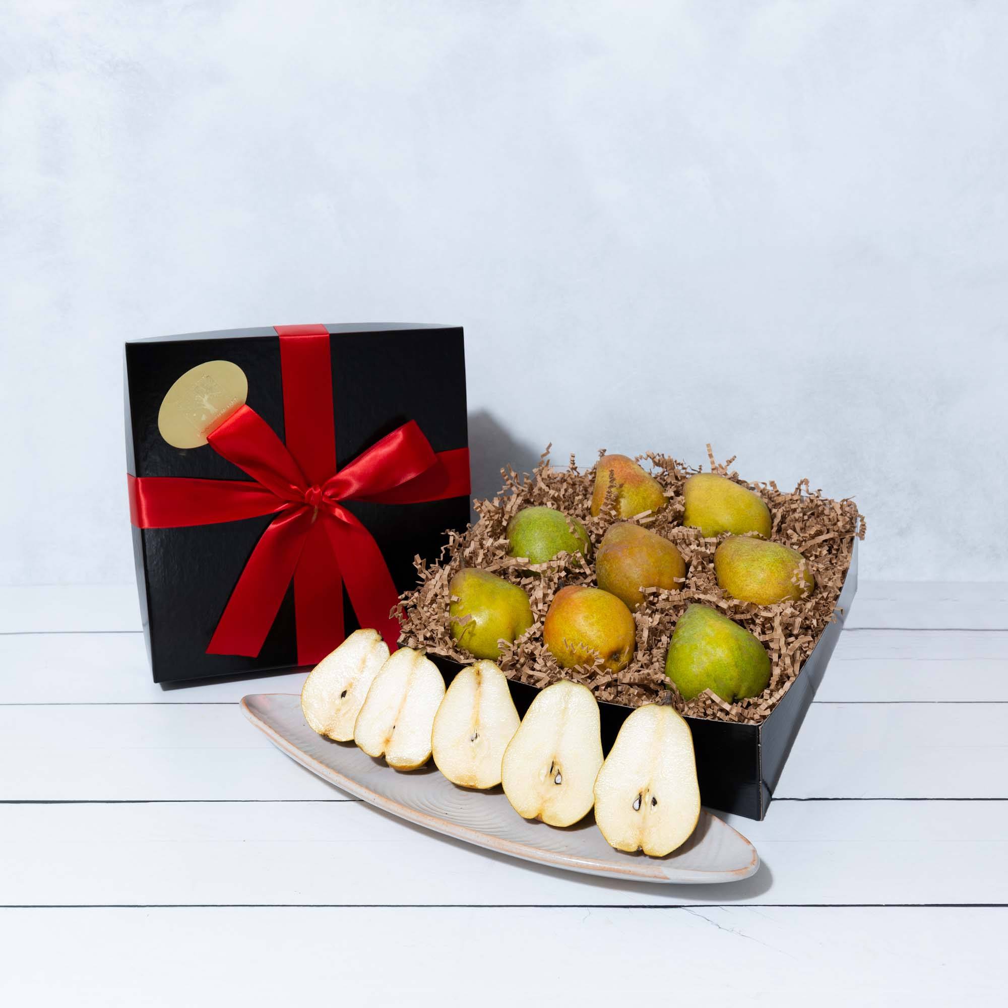 Organic Pears Gift Box - Fresh & Delicious Holiday Fruit Basket for Christmas, Thanksgiving & Special Occasions - Perfect for Gifting, Parties & Healthy Snacking