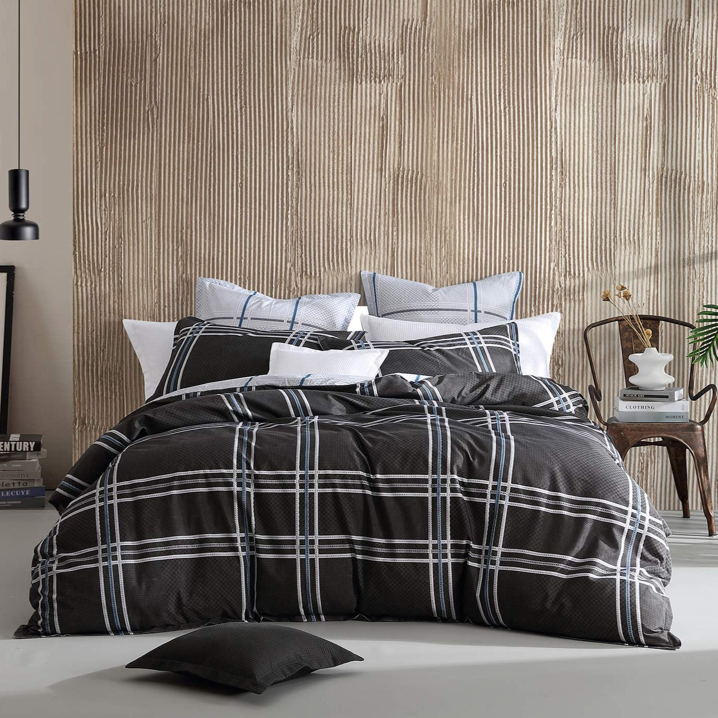 Premium Charlie Black Quilt Cover Set by Logan & Mason - Soft & Breathable Bedding for Cozy Nights - Perfect for Master Bedroom, Guest Room & Dorm Decor