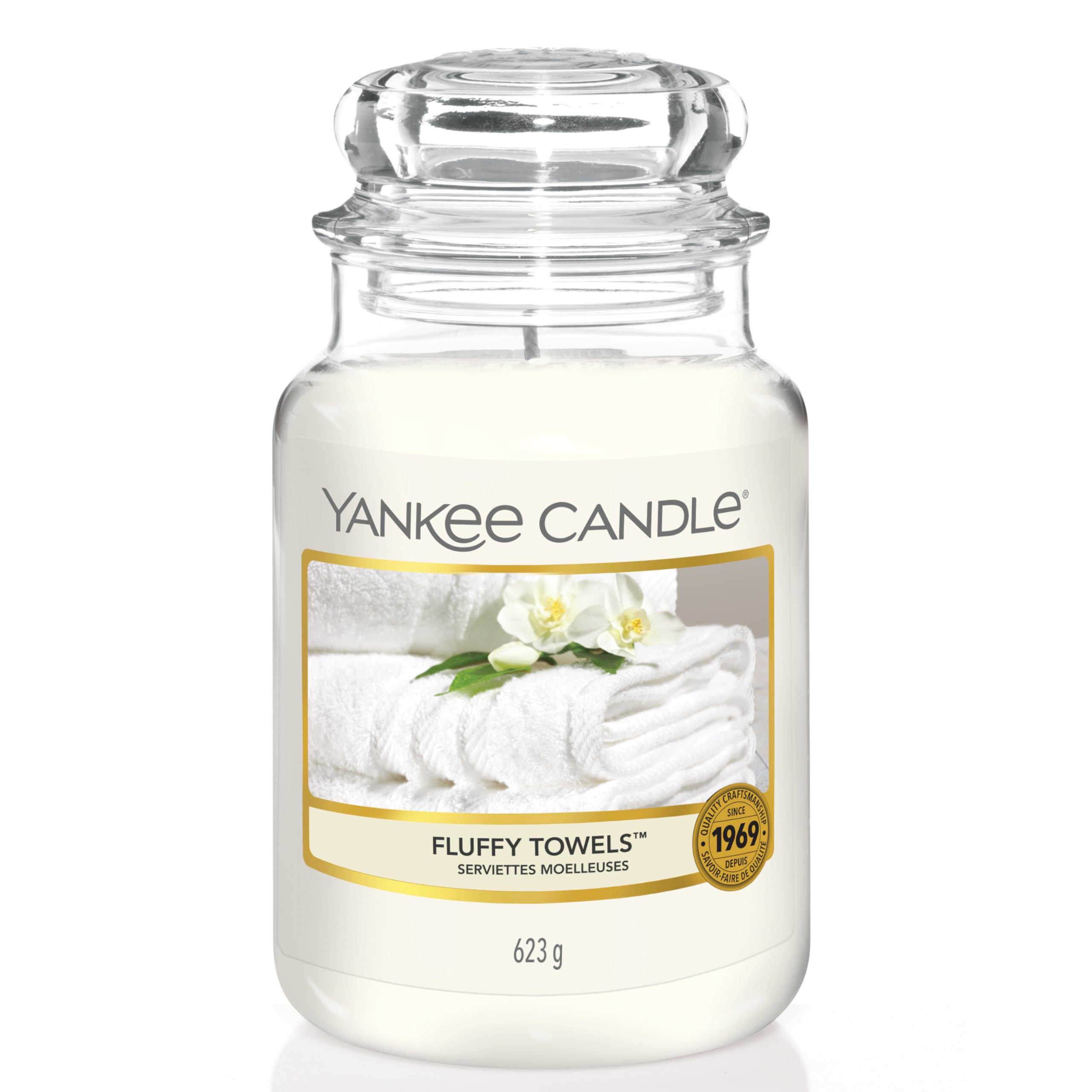 Yankee Candle Fluffy Towels Scented - 22oz Large Jar Single Wick Candle with 110+ Hours Burn Time | Fresh Laundry Fragrance for Home, Bathroom & Bedroom Decor