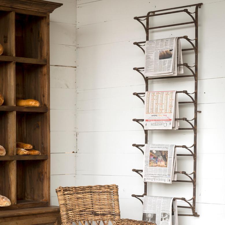 Sturdy Metal Wall Display Rack for Home & Office Organization - Perfect for Showcasing Jewelry, Keys, or Decorative Items
