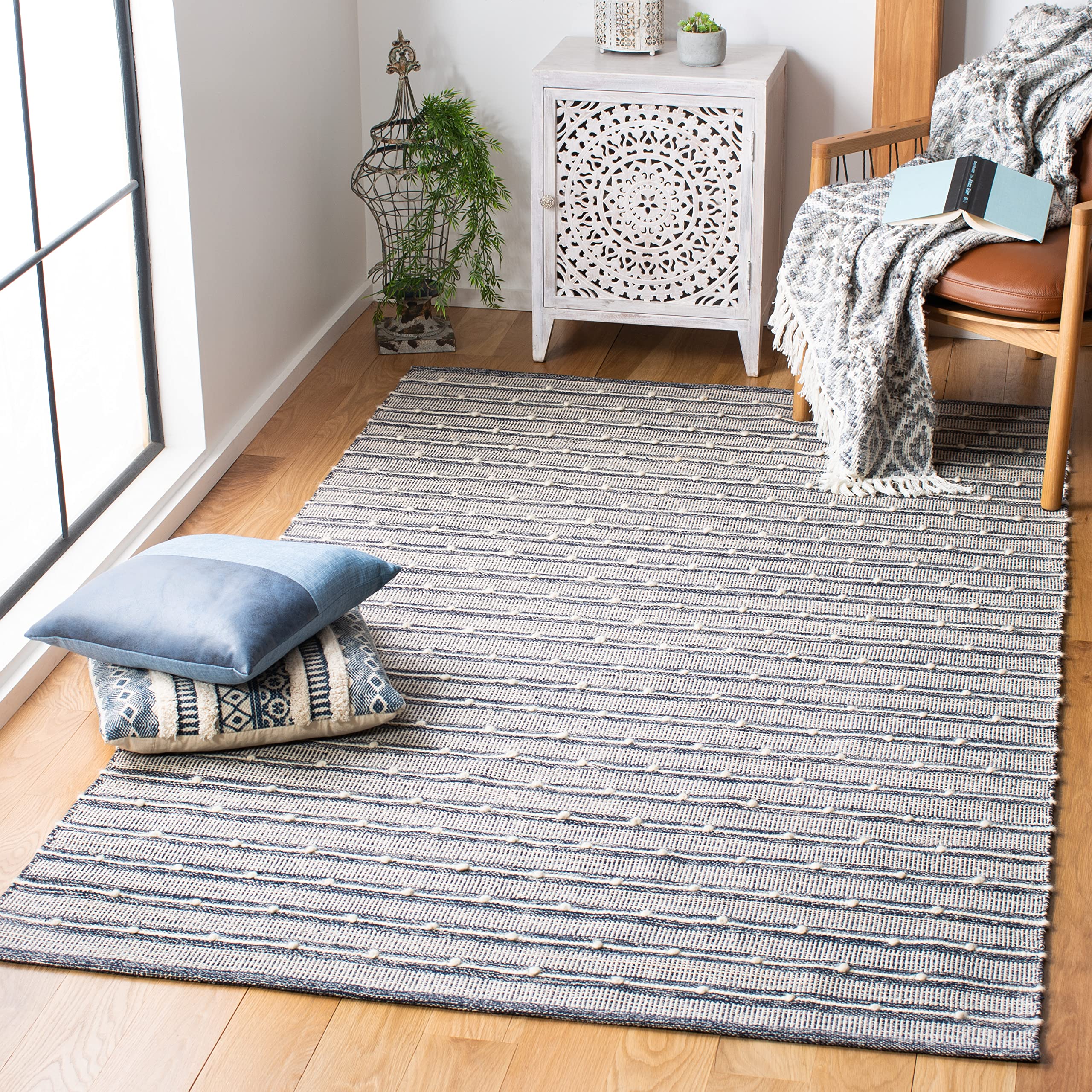 SAFAVIEH Striped Kilim Collection 6' x 9' Navy Blue Handmade Flatweave Cotton Area Rug - Perfect for Living Room, Bedroom & Boho Home Decor