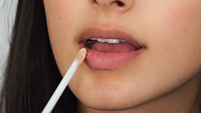 Aura Perfect Skin Conditioning Lip Gloss - Hydrating & Plumping Lip Gloss for Soft, Smooth Lips | Ideal for Daily Wear, Date Night & Special Occasions