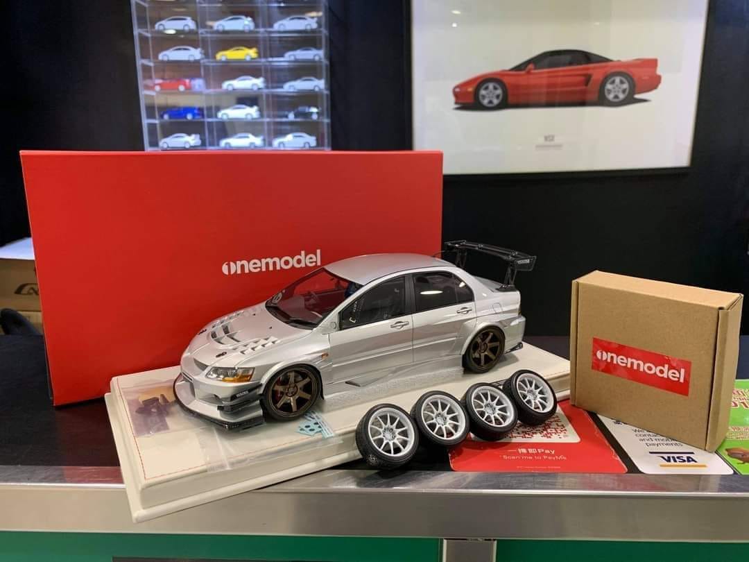 1:18 Scale Mitsubishi Lancer Evolution IX Voltex Edition - Cool Silver Metallic Diecast Model Car for Collectors, Display & Racing Enthusiasts | Perfect for Home Decor, Office Display & Car Showcases