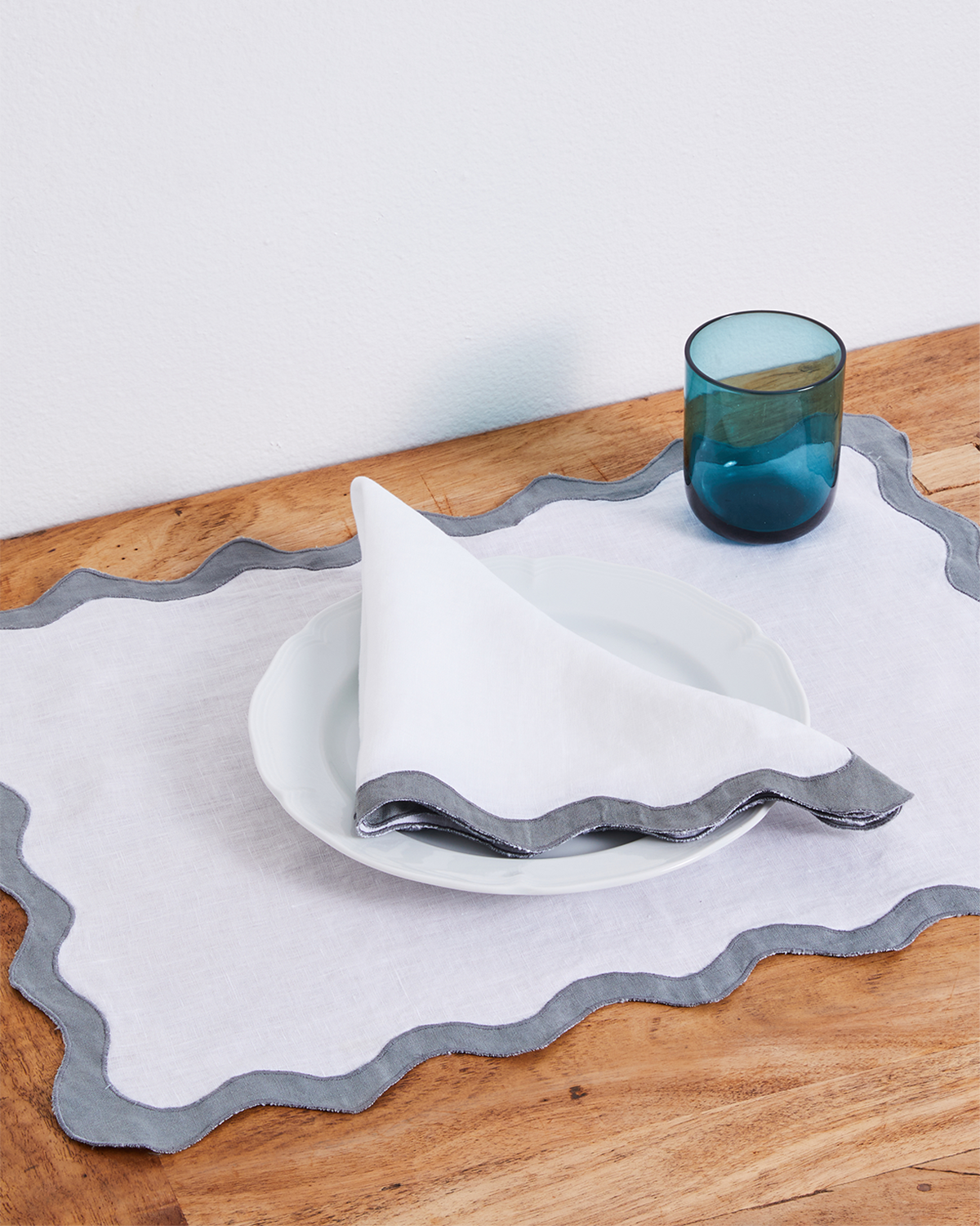 Premium 100% French Flax Linen Scalloped Edge Napkins - Set of 4 White & Natural Mineral Wash Table Linens for Elegant Dining, Wedding Decor & Rustic Tablescapes