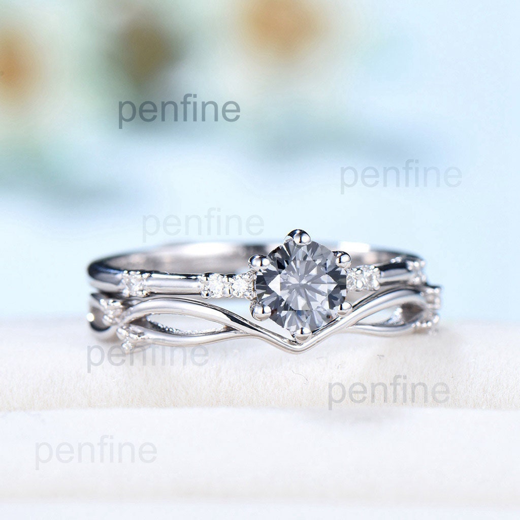 Elegant Gray Moissanite Engagement Ring Set for Women - Minimalist Wedding Band, Art Deco Bridal & Anniversary Jewelry - Perfect for Proposals, Weddings, Anniversaries & Special Occasions