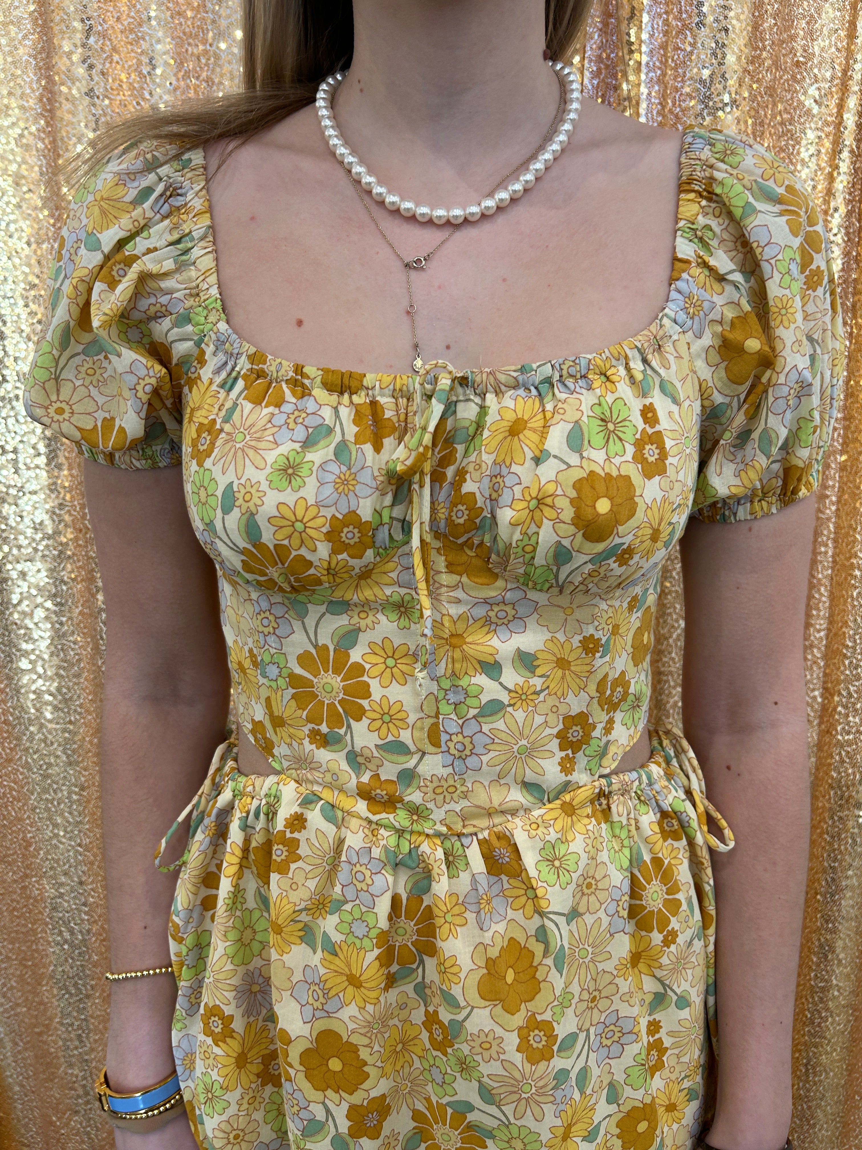 Gold Floral Mini Dress for Women - Short Sleeve Summer Garden Party Dress - Perfect for Outdoor Weddings, Brunch Dates & Cocktail Parties