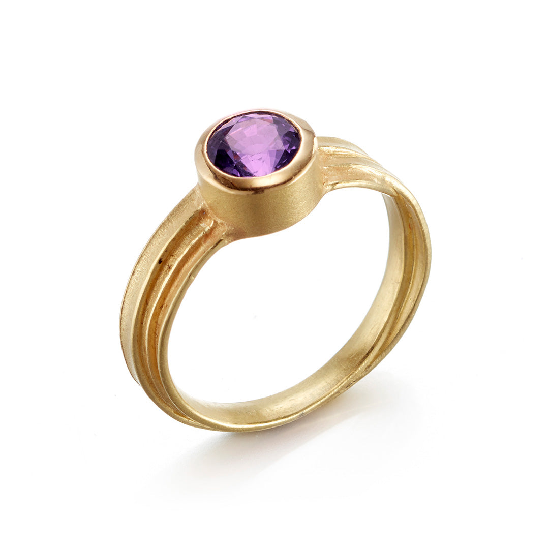 Purple Sapphire Grass Blade Ring for Women - Elegant Round Cut Gemstone Jewelry for Everyday Wear & Special Occasions