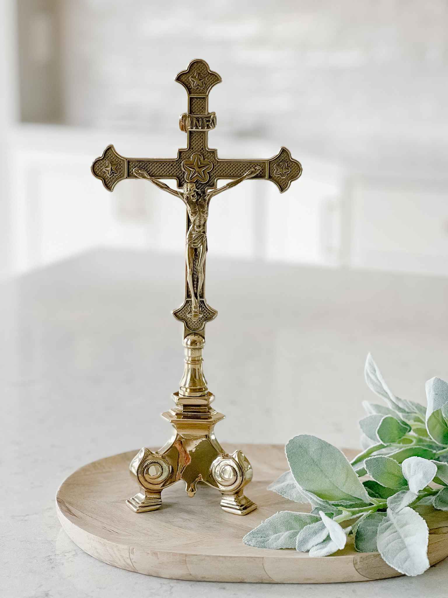 Polished Brass Standing Crucifix - Religious Home Decor for Prayer & Meditation | Perfect for Church Altars, Home Worship & Spiritual Gifts