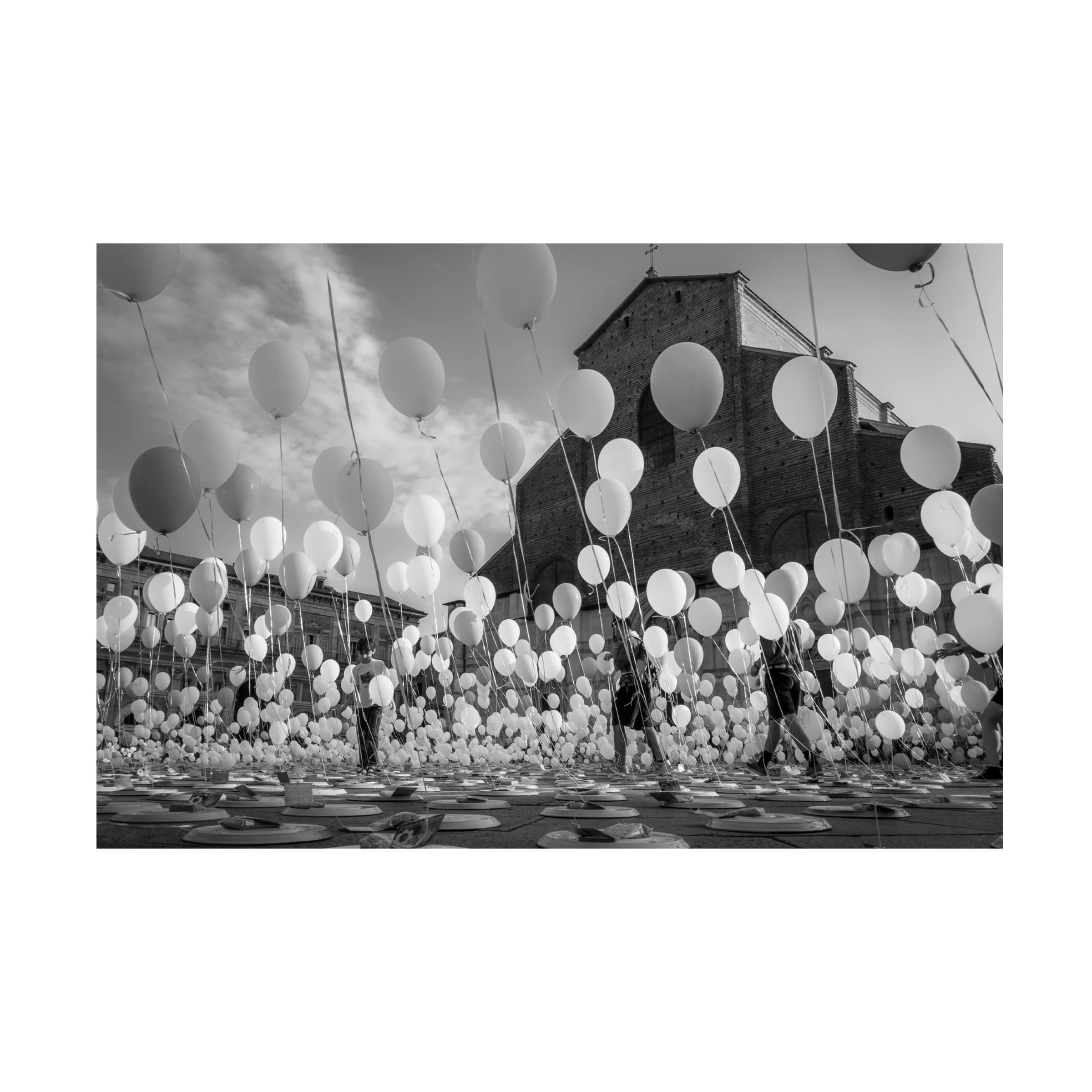 Trademark Fine Art 'Balloons For Charity' Canvas Wall Art by Giorgio Lulli - Vibrant Contemporary Painting for Living Room, Bedroom & Office Decor