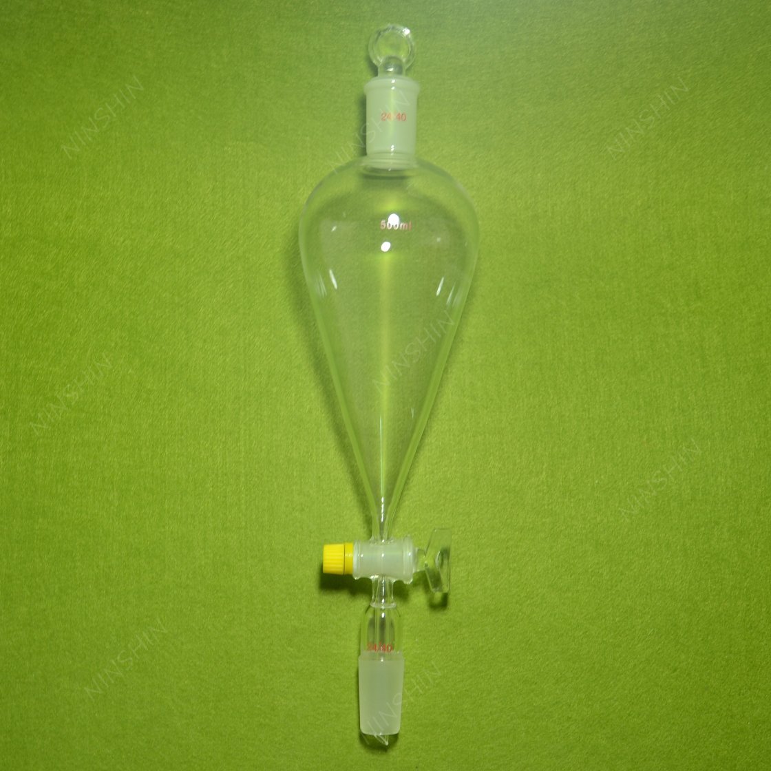 500ml Pear Shape Glass Separatory Funnel with 24/40 Joint & Screw Glass Stopcock - Laboratory Glassware for Chemical Extraction, Essential Oil Separation & Science Experiments