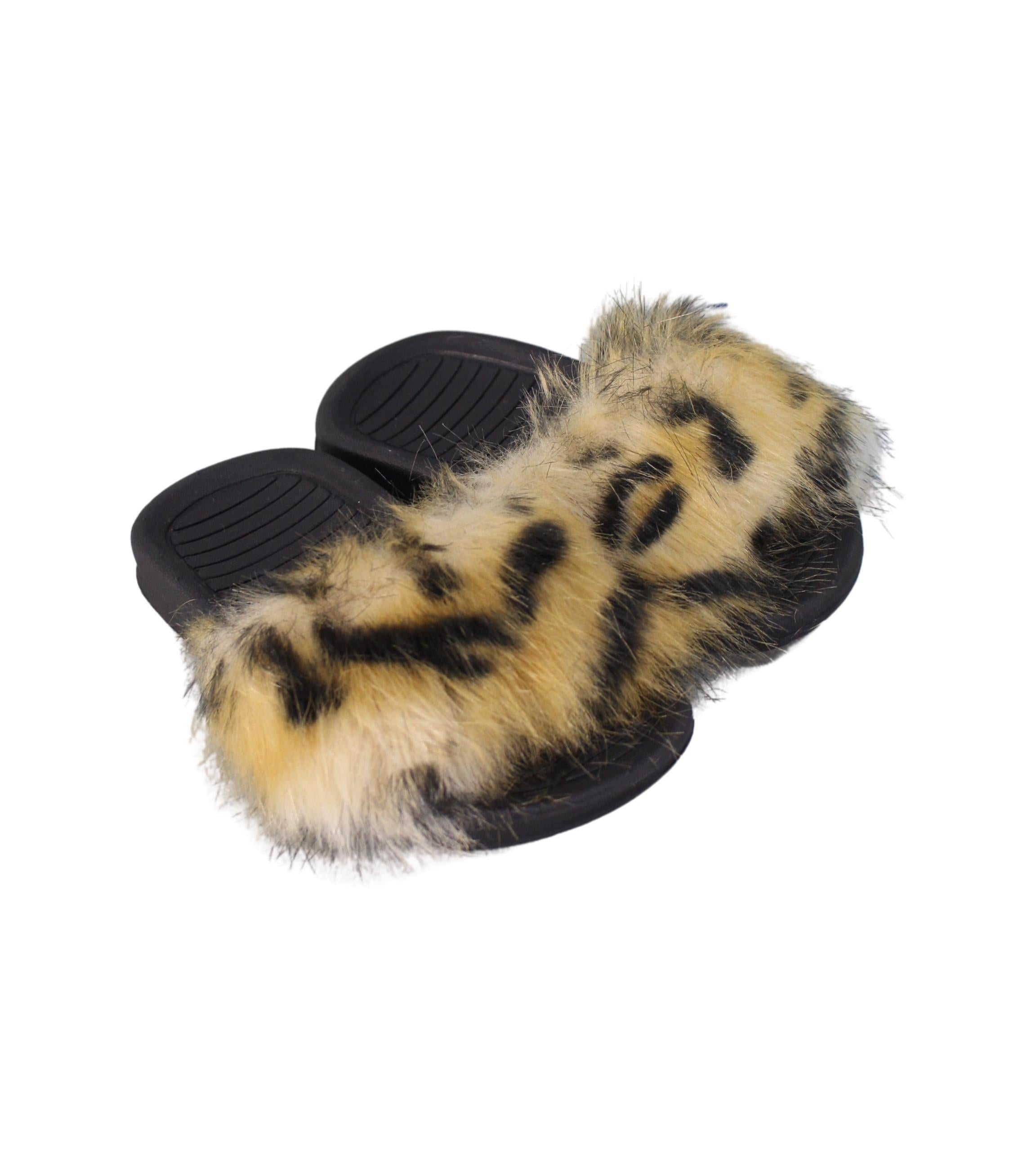 AKID Soft Baby Slippers for Toddlers 18M-2T (EU 22) - Cozy Indoor/Outdoor House Shoes for Boys & Girls - Perfect for Playtime, Nursery & Home Comfort