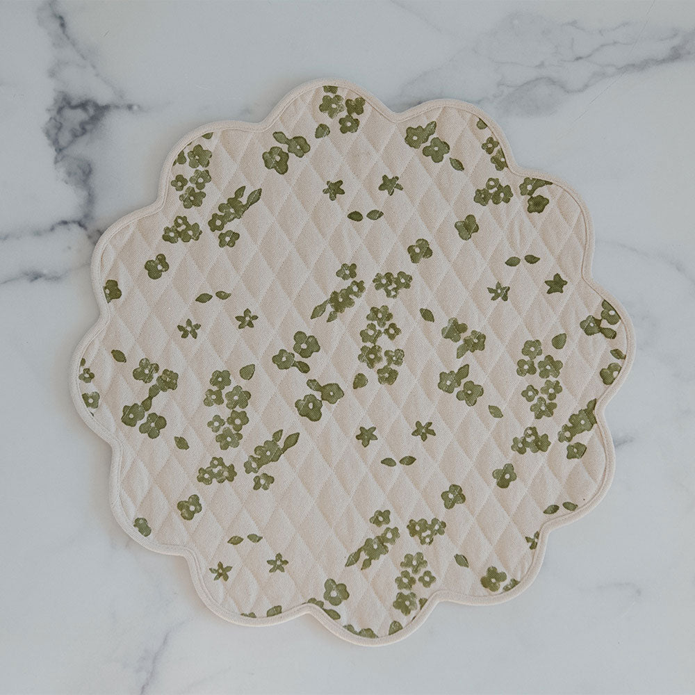 Quilted Scallop Posy Placemat Set of 4 - Floral Embroidered Table Mats for Dining Room Decor, Kitchen Table Setting & Home Entertaining - Elegant Cotton Placemats for Everyday Use and Special Occasions