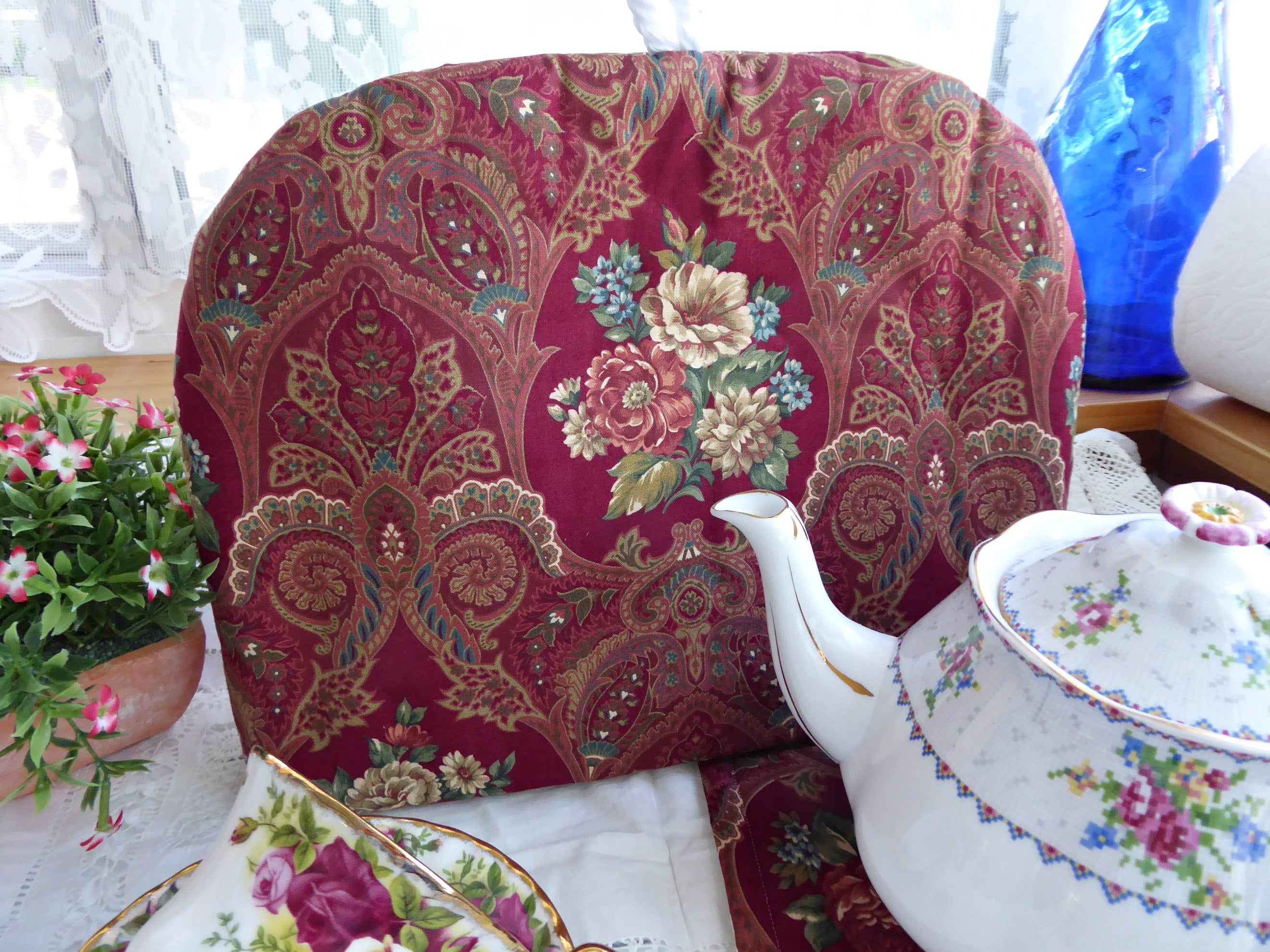 Handmade Red Paisley Floral Tea Cozy with Trivet - Insulated Tea Pot Cover - Perfect for Afternoon Tea, English Tea Parties & Kitchen Decor