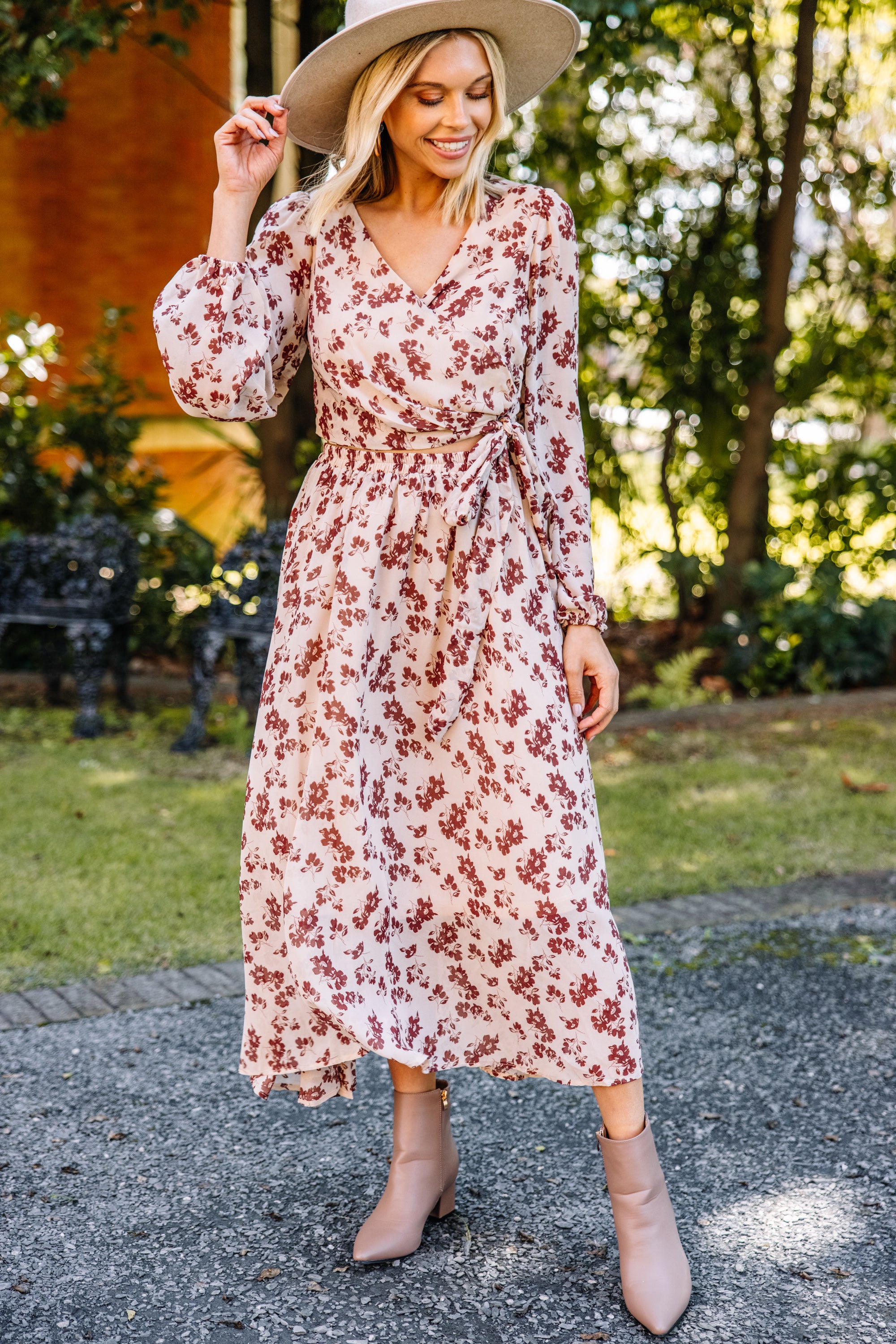 Better Together Brick Red Ditsy Floral Matching Set - Women's Casual Summer Outfit for Date Night & Brunch