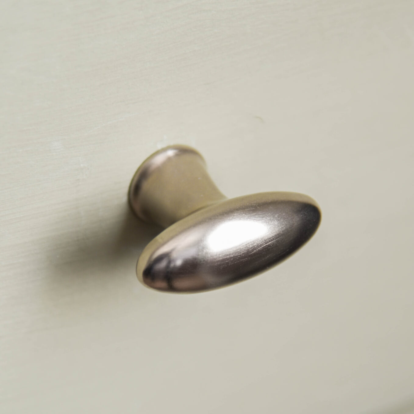Satin Nickel Zeppelin Cabinet Knob - Vintage Style Drawer Pulls for Kitchen Cabinets, Dressers & Furniture - Perfect for Home Renovation & DIY Projects