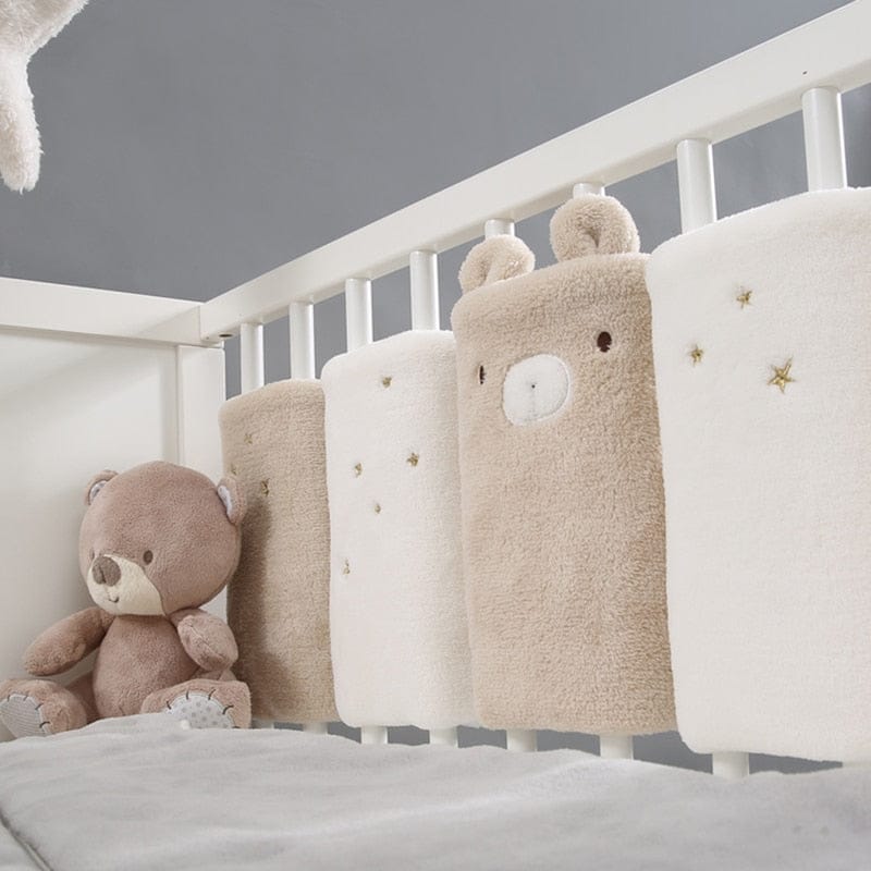 Soft and Safe Baby Cot Bumper with Cute Llama Design - Breathable Mesh for Nursery Crib - Perfect for Newborns and Toddlers (Pink, Blue, Gray) - Ideal for Nursery Decor and Safe Sleep Environment