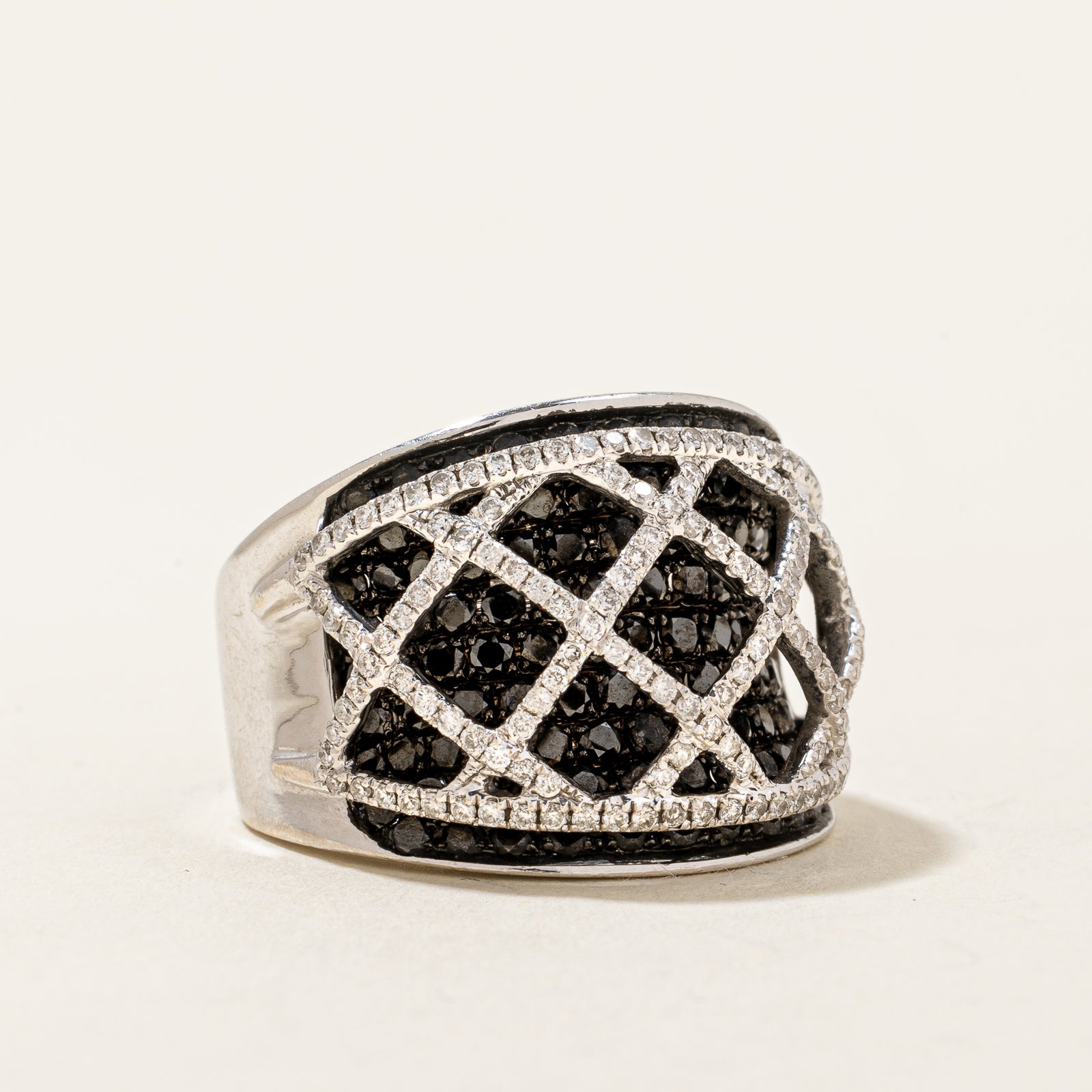 Elegant Black Diamond & Diamond Cocktail Ring - 2.00ctw & 0.54ctw - Size 6.5 - Perfect for Evening Parties, Weddings & Special Occasions