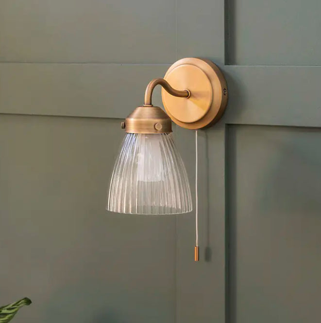 Brushed Brass Fovant Bathroom Wall Light - Modern Vanity Sconce for Bathroom, Powder Room & Makeup Area - Perfect for Ambient Lighting & Mirror Illumination