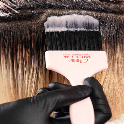 Wella Shinefinity Hair Color Brush - Professional Hair Dye Applicator for Salon & Home Use - Perfect for Highlights, Balayage & Root Touch-Ups