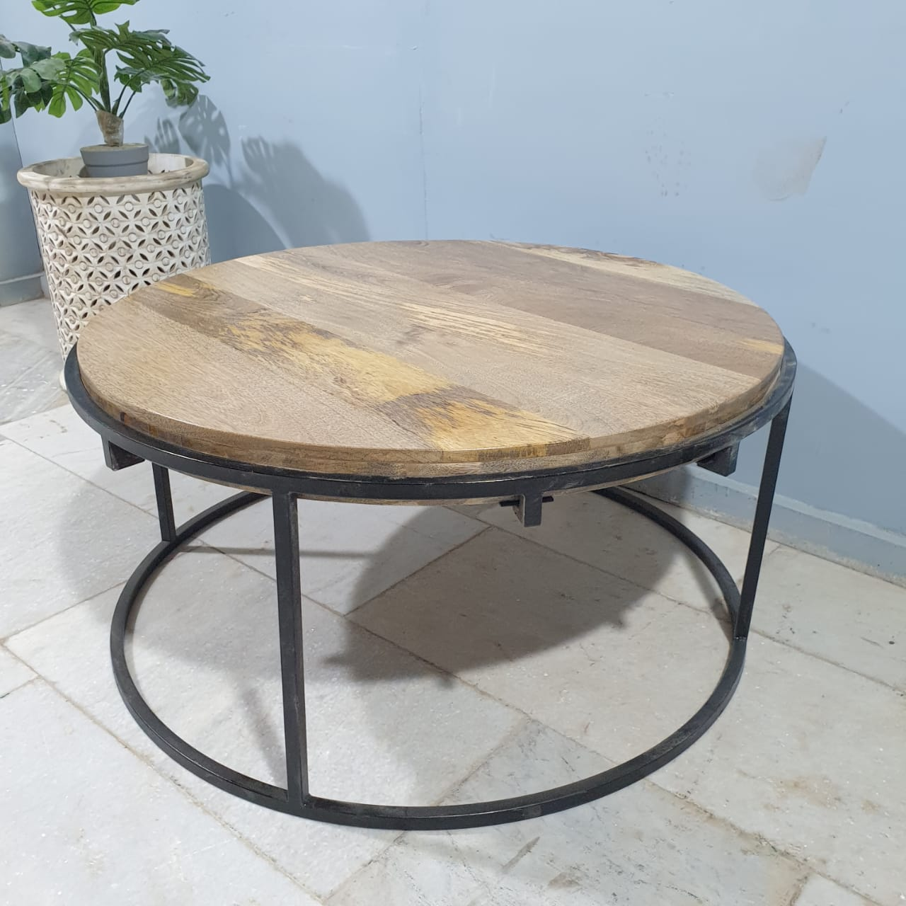 Hand Carved Indian Mango Wood Round Metal Coffee Table - 39.4