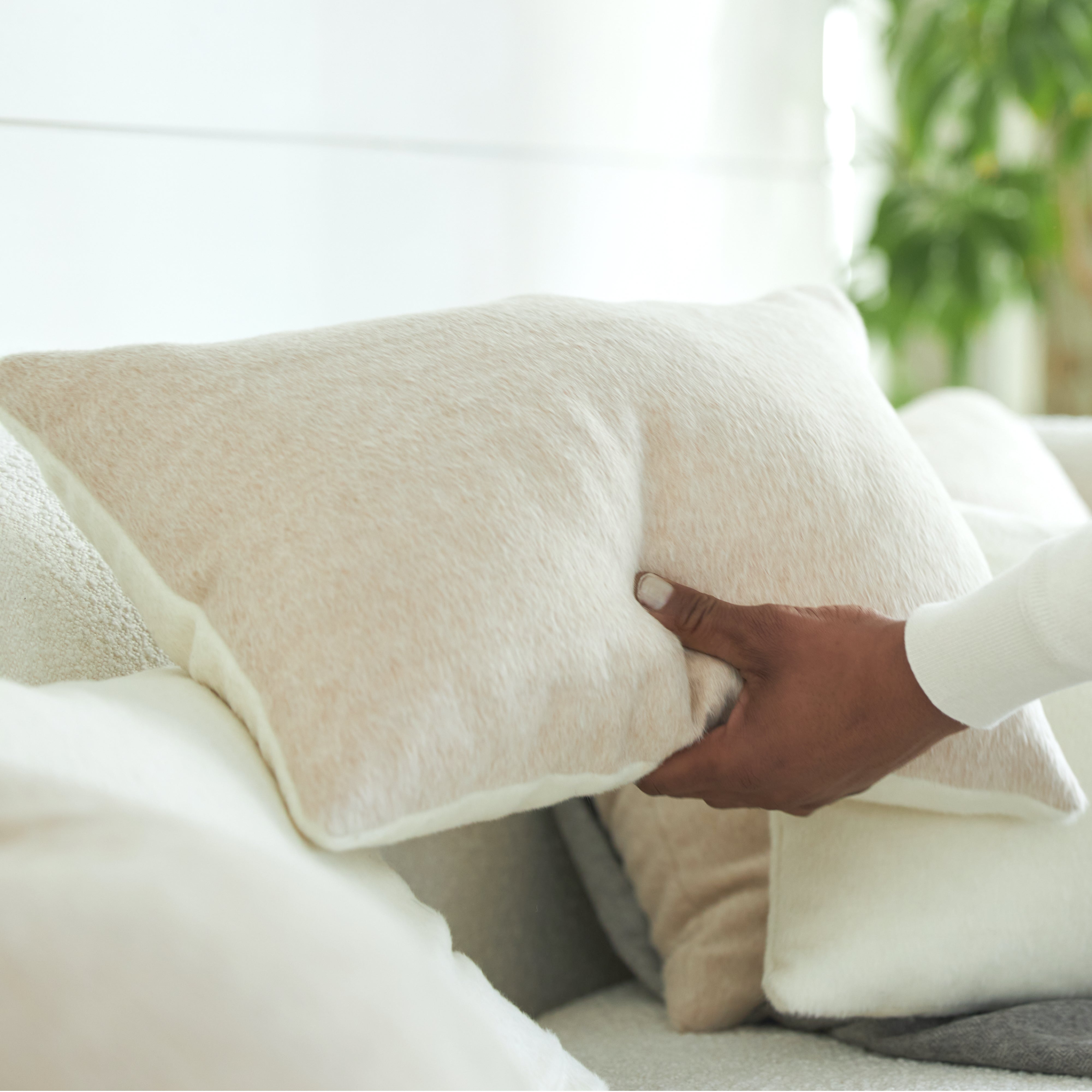 Soft & Cozy Alpaca Wool Throw Pillow Cover - Handmade Hypoallergenic Cushion Case for Sofa, Bed, Chair - Perfect for Living Room, Bedroom & Home Decor