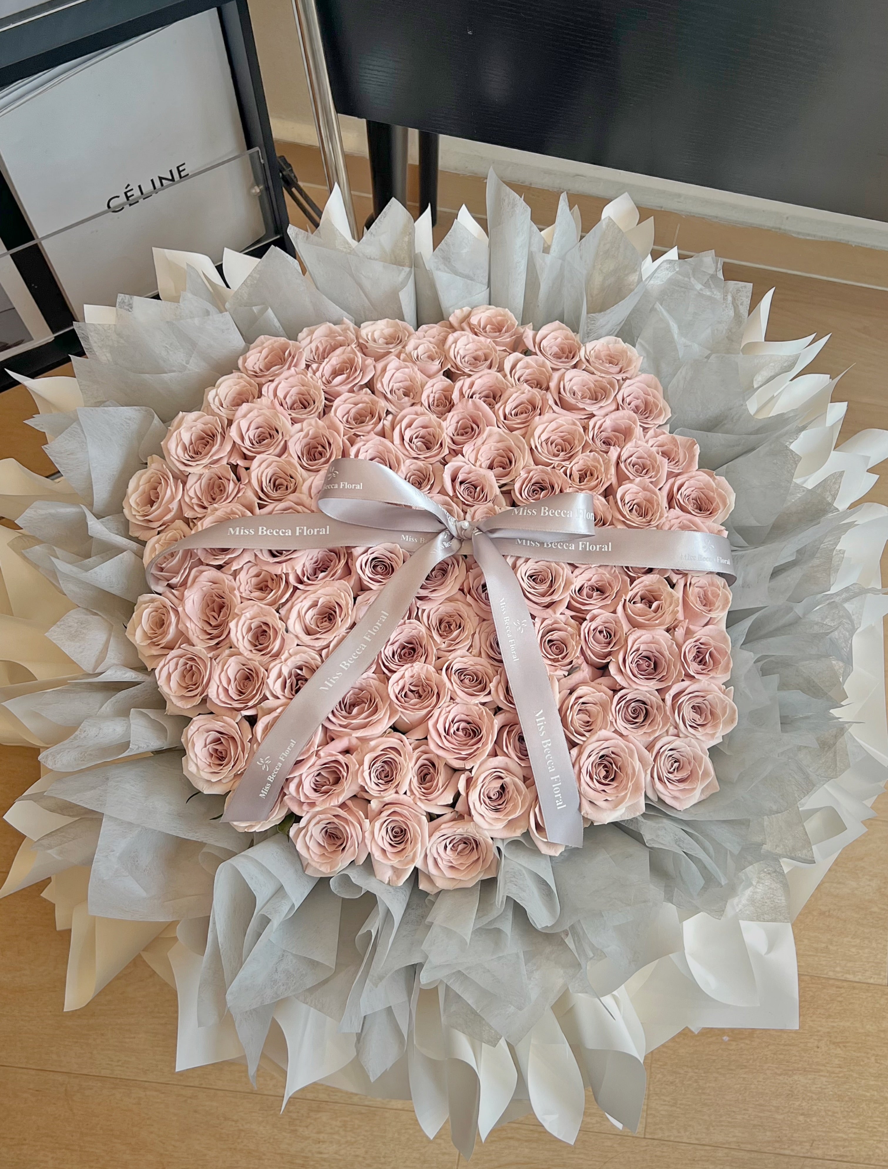 99 Stalks Manta Rose Flower Bouquet - Perfect Birthday Gift for Her, Anniversary, Valentine's Day & Romantic Occasions