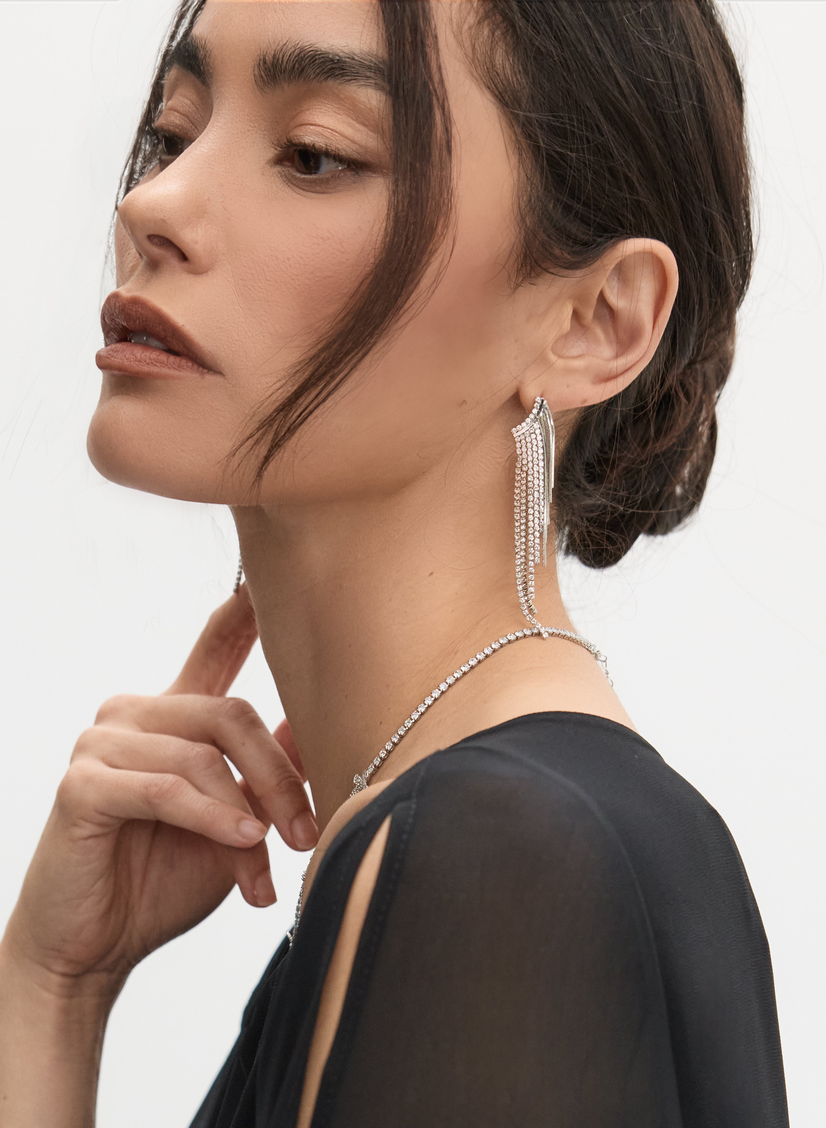 Elegant Cascading Crystal Drop Earrings for Women - Sparkling Dangle Jewelry for Party, Wedding & Evening Events