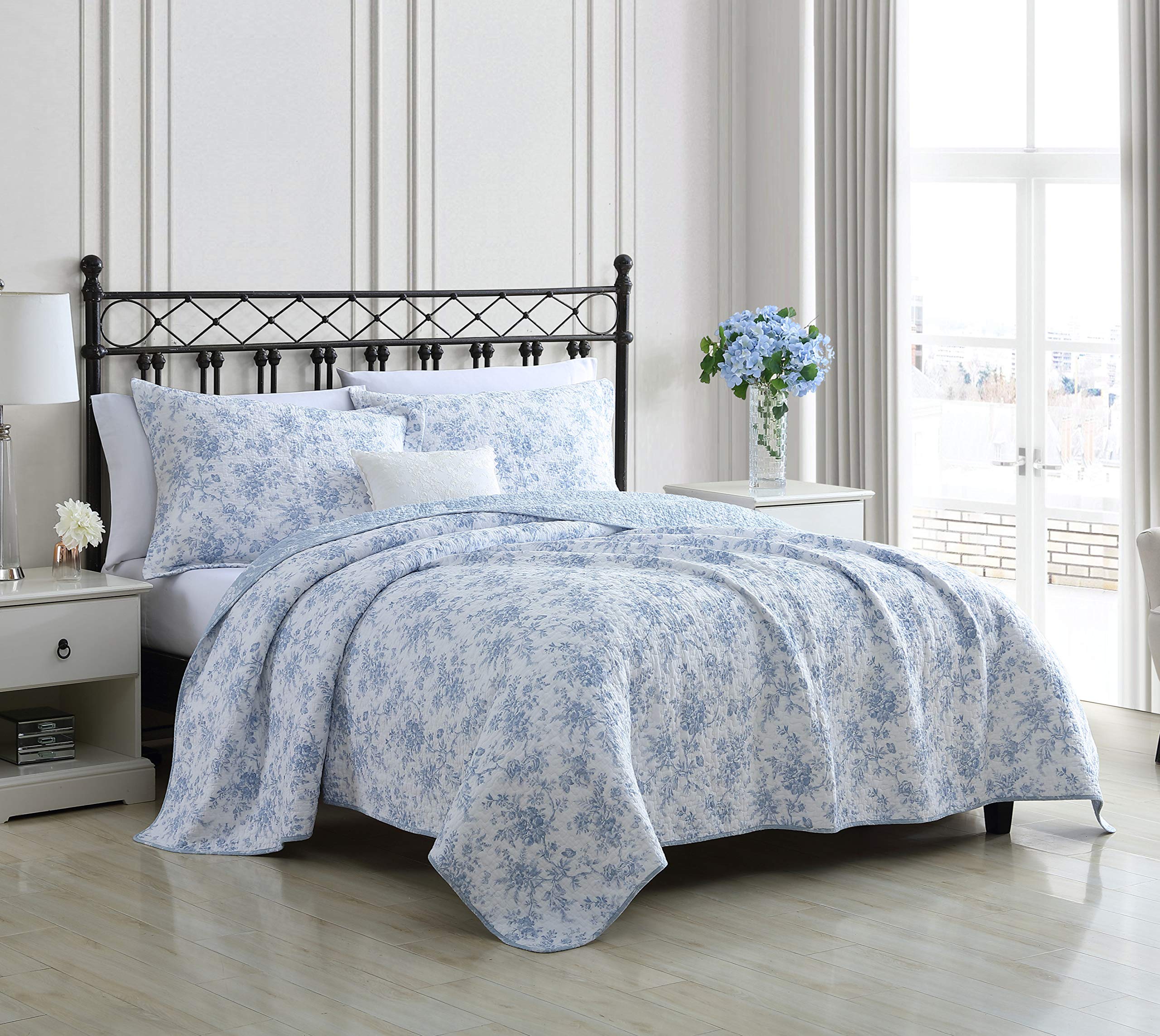 Laura Ashley Home - Reversible Floral Cotton Full/Queen Quilt Set with Matching Shams, Walled Garden Blue - All-Season Bedding for Master Bedroom & Guest Room Decor