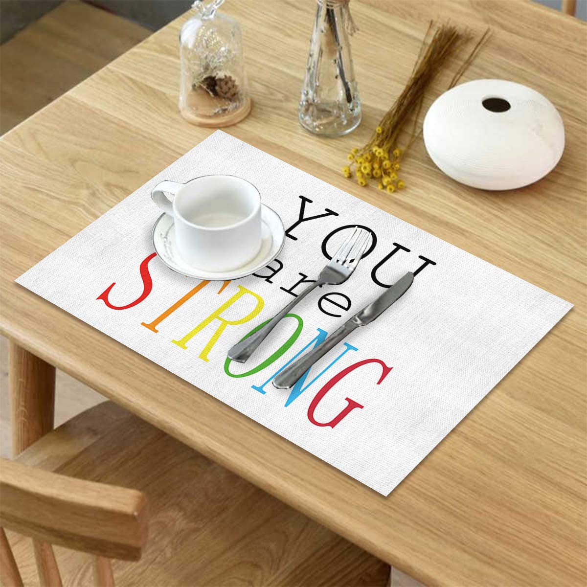 Xspring Set of 4 Inspirational Burlap Placemats - Heat Resistant & Washable Round Table Mats with Positive Quotes (You Are Strong) for Dining, Patio & Outdoor Use - Perfect for Family Meals, BBQs and Garden Parties