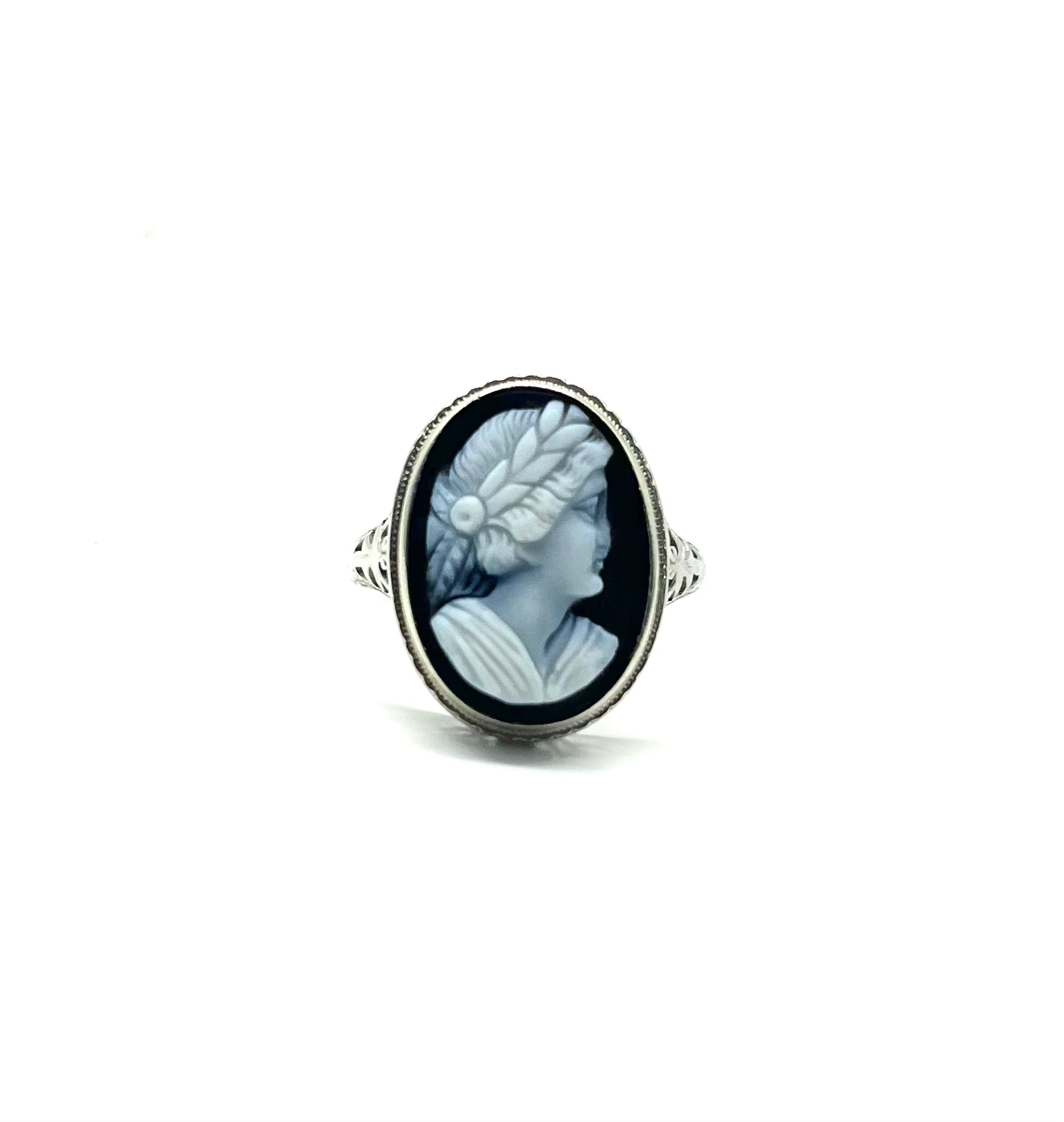 18K White Gold Black and White Cameo Ring - Vintage Elegant Jewelry for Women - Perfect for Weddings, Anniversaries & Special Occasions