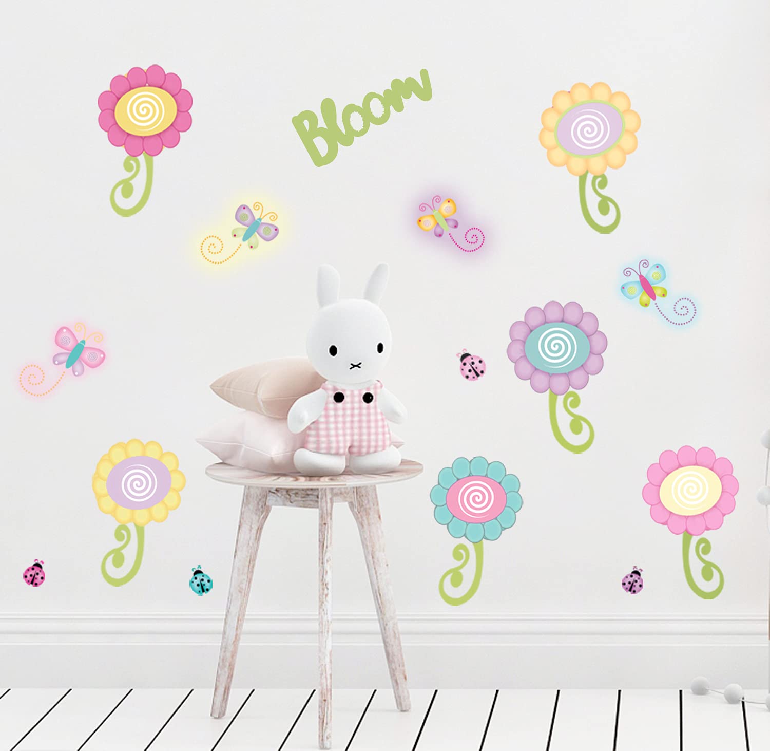 Cute Flower Room Decor Kit for Girls - Nursery, Toddler, Kids & Teen Bedroom Decorations - Perfect for Bedrooms, Playrooms & Bathrooms - Ideal for Birthday Gifts & Room Makeovers