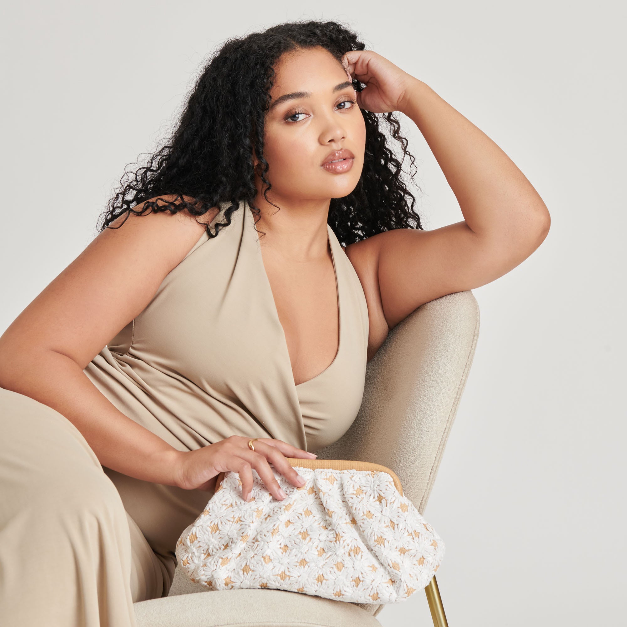FIORE Embroidered Raffia Clutch Bag - Handmade Natural Straw Purse for Women - Perfect for Beach, Wedding, and Evening Events