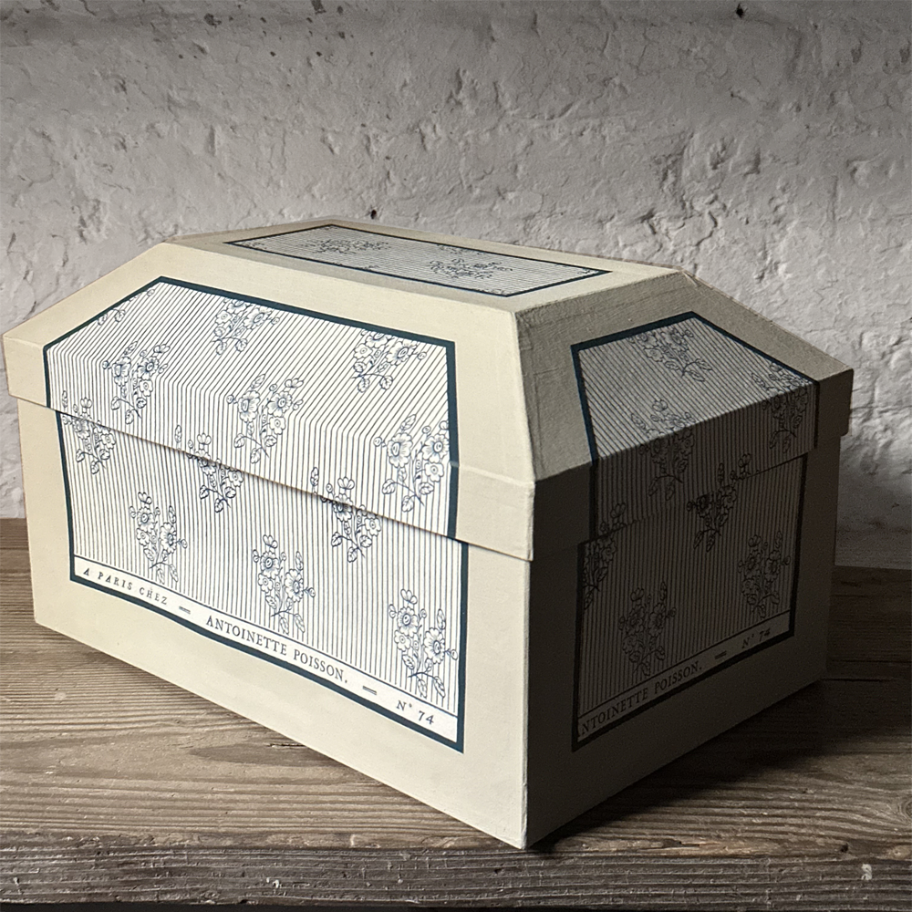 Antoinette Poisson Large Wedding Gift Box - Boutonniére No. 74B - Elegant Present for Bridal Shower, Anniversary & Special Occasions