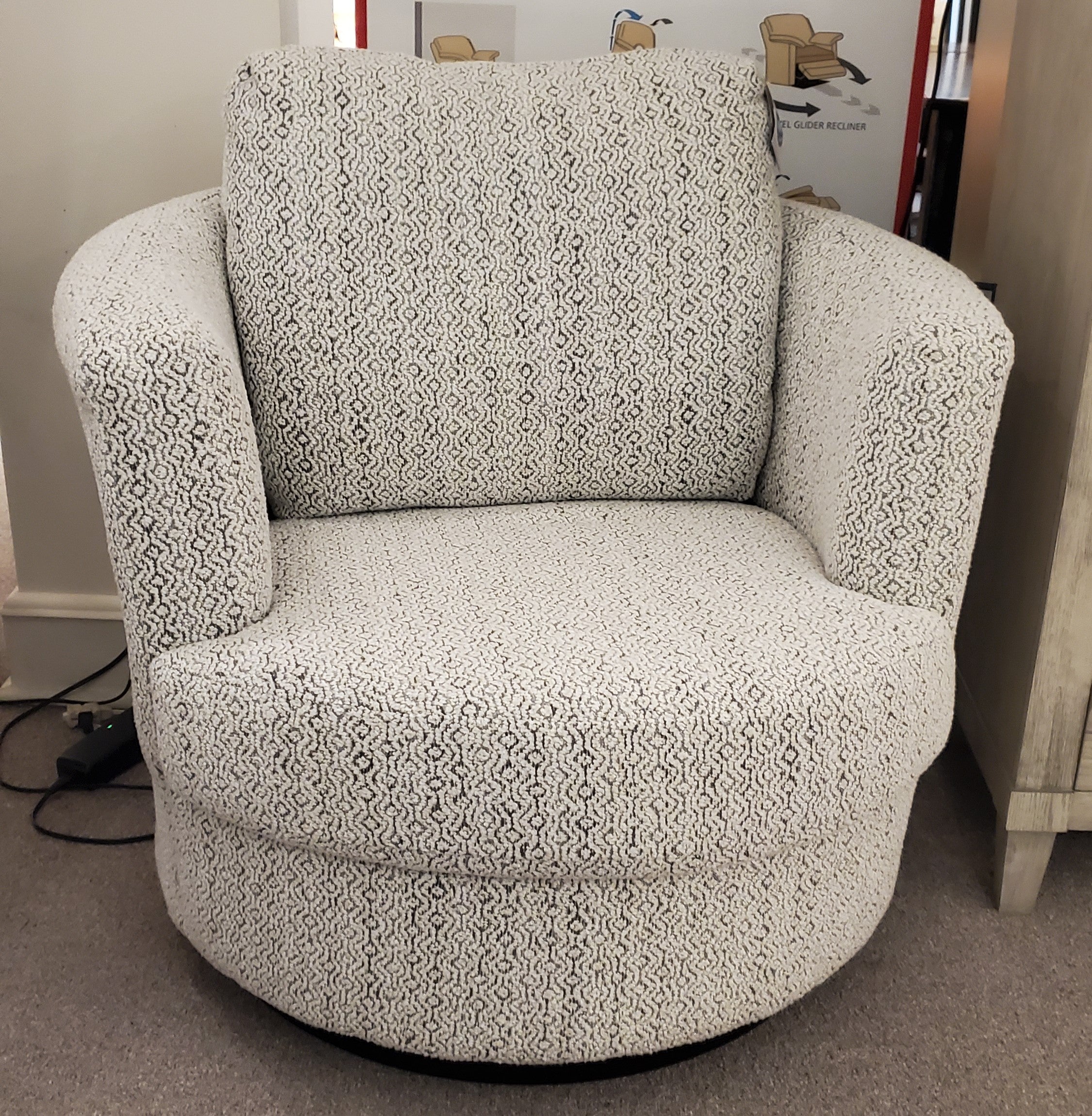 Classic Swivel Barrel Chair - Modern Upholstered Accent Chair for Living Room, Office & Lounge - 360-Degree Rotating Comfortable Seating with Sturdy Base