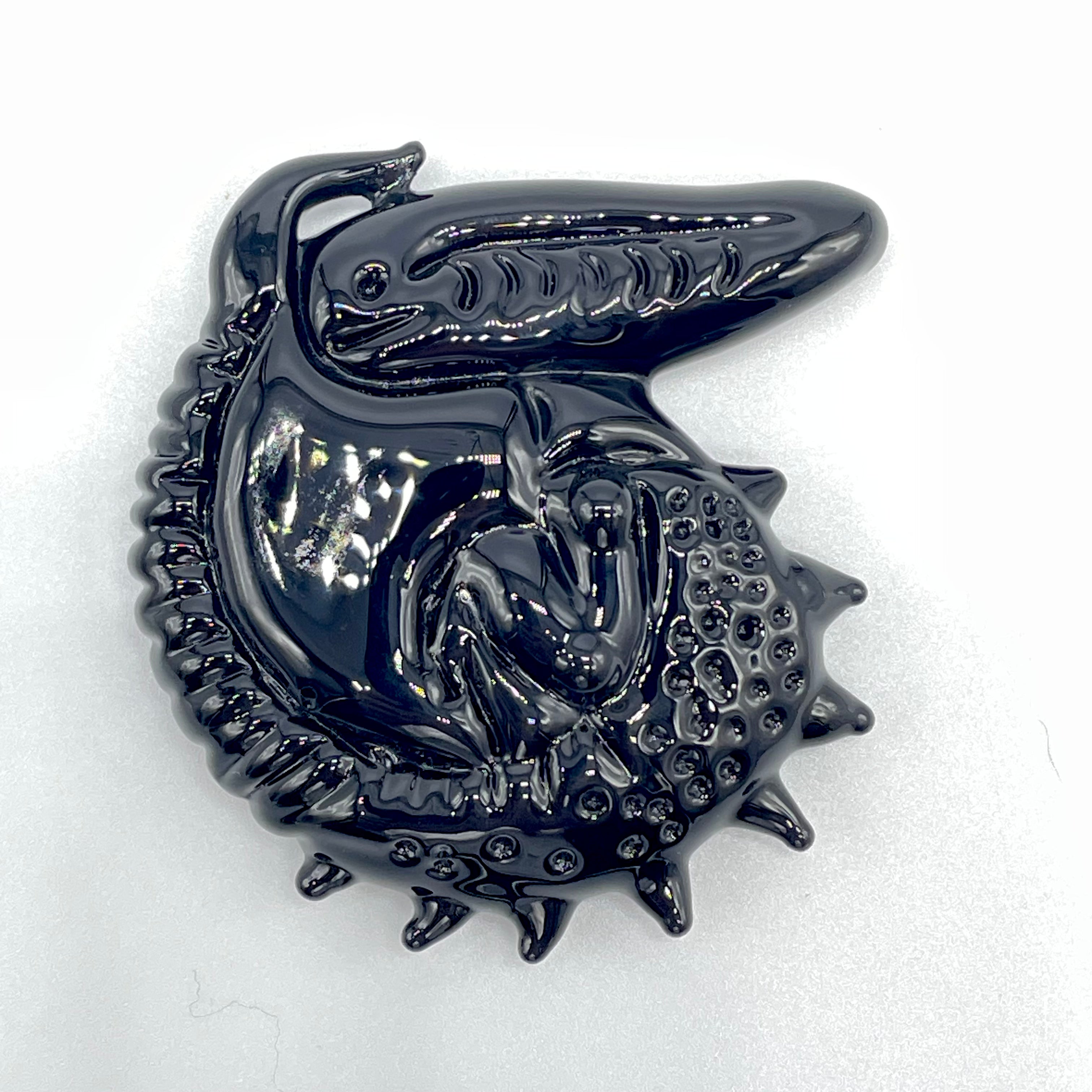 Xenomorph Alien Movie Pendant Necklace - Sci-Fi Jewelry for Fans of Alien Franchise & Cosplay