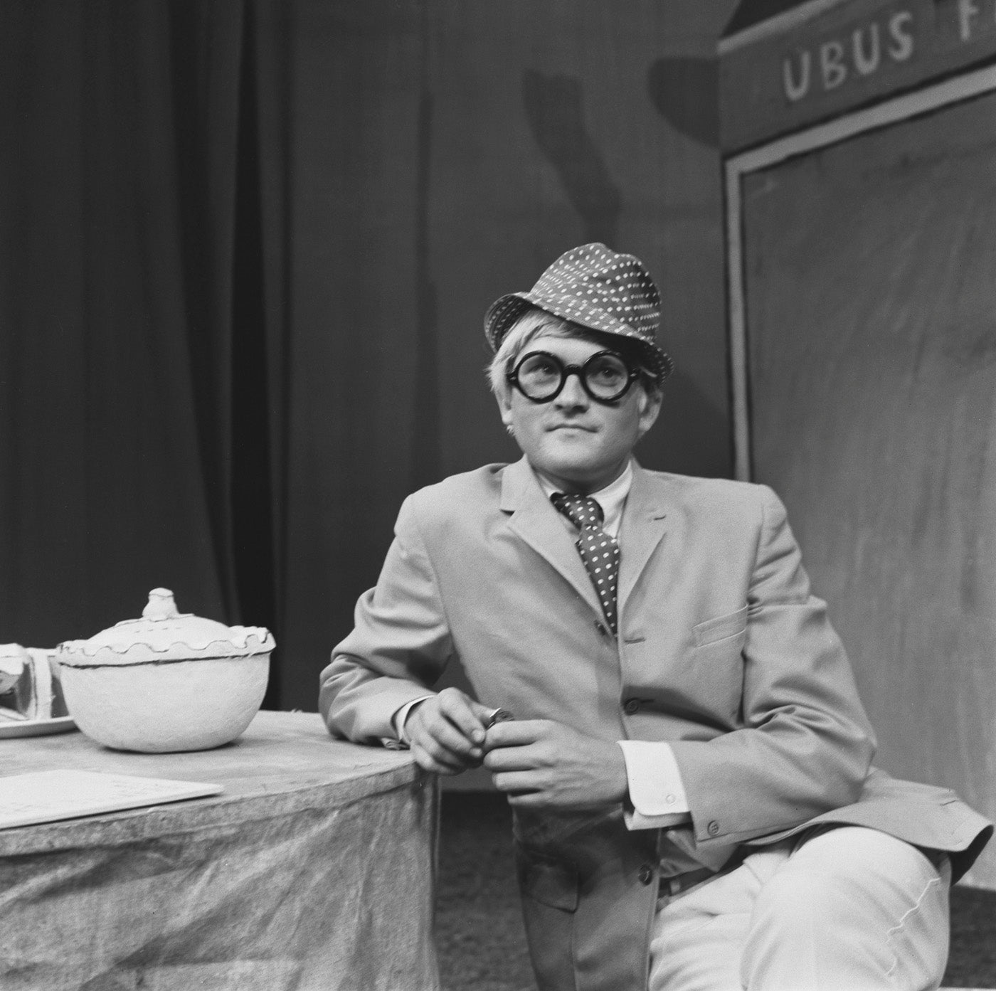 David Hockney Art Prints - High Quality Getty Images Wall Decor for Living Room, Bedroom & Office | Modern Canvas & Framed Artwork
