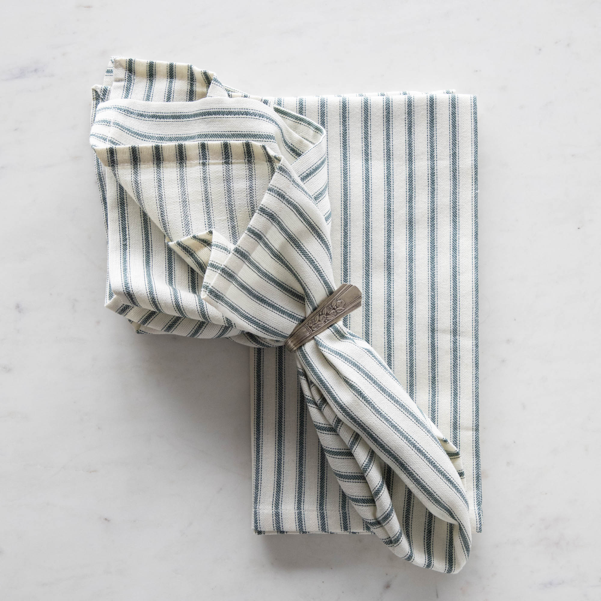 Premium Bergen Green Cloth Napkins - 100% Cotton Eco-Friendly Dinner Napkins for Formal Dining, Weddings & Special Occasions
