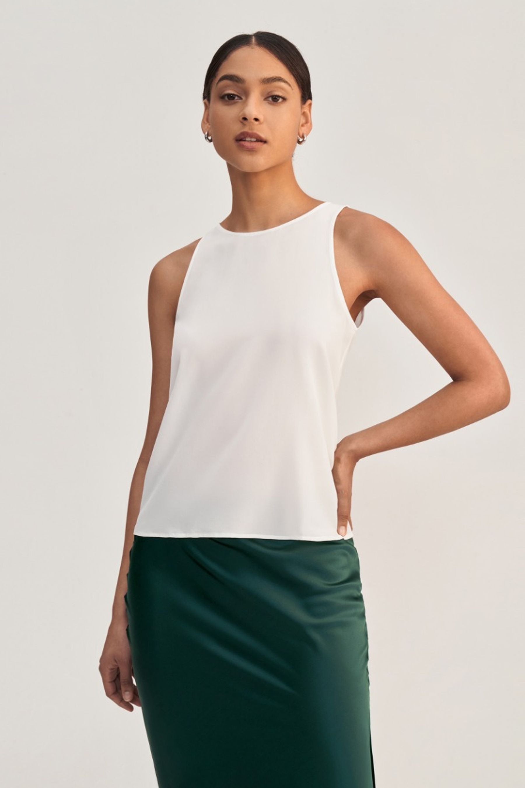 Luxury Round Neck Sleeveless Silk Camisole for Women - Soft & Breathable Summer Tank Top - Perfect for Layering, Date Nights & Office Wear